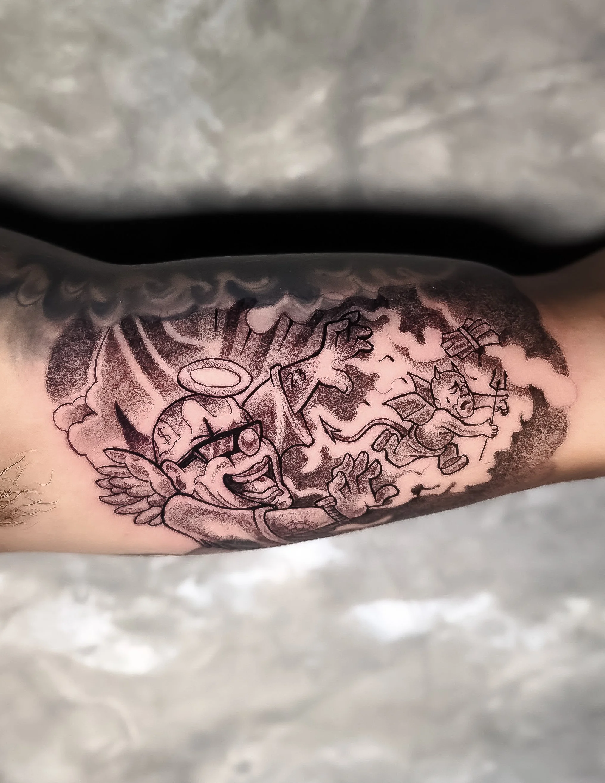 รอยสักแนว Conceptual Blackwork พร้อมองค์ประกอบเหนือจริง / Conceptual blackwork tattoo by Let’s Tatt Studio Chiang Mai