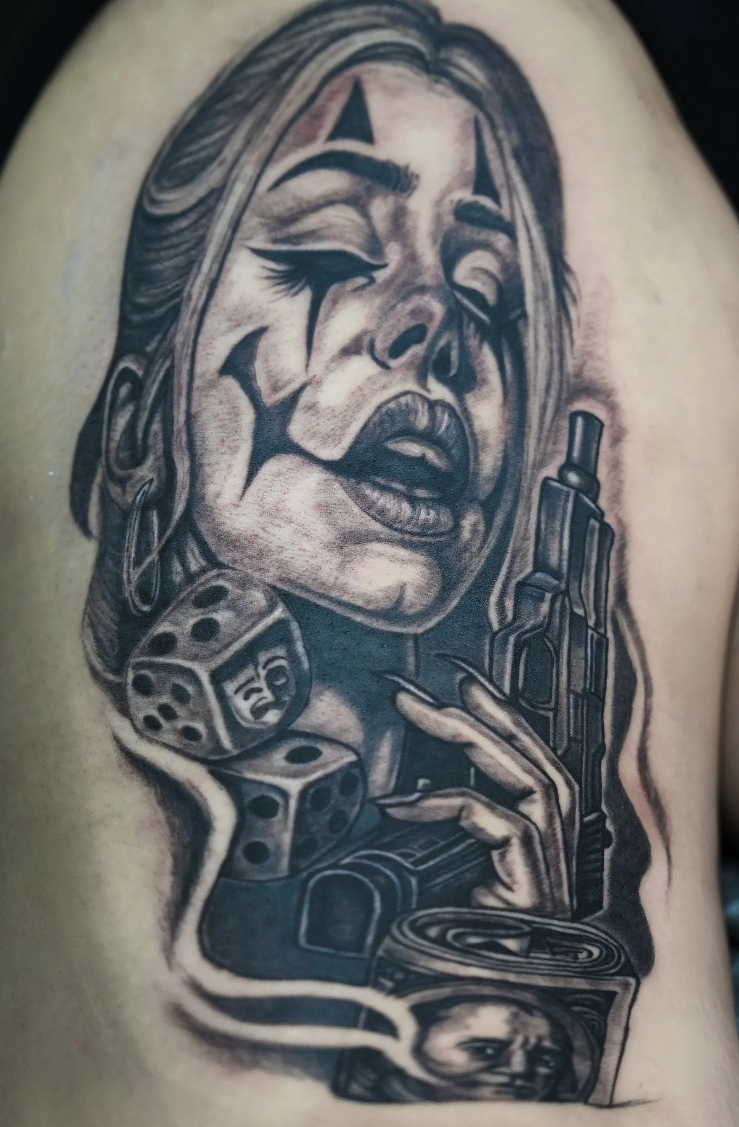 รอยสักสไตล์ Chicano Black & Grey พร้อมรายละเอียดสมจริง / Chicano black and grey tattoo by Let’s Tatt Studio Chiang Mai
