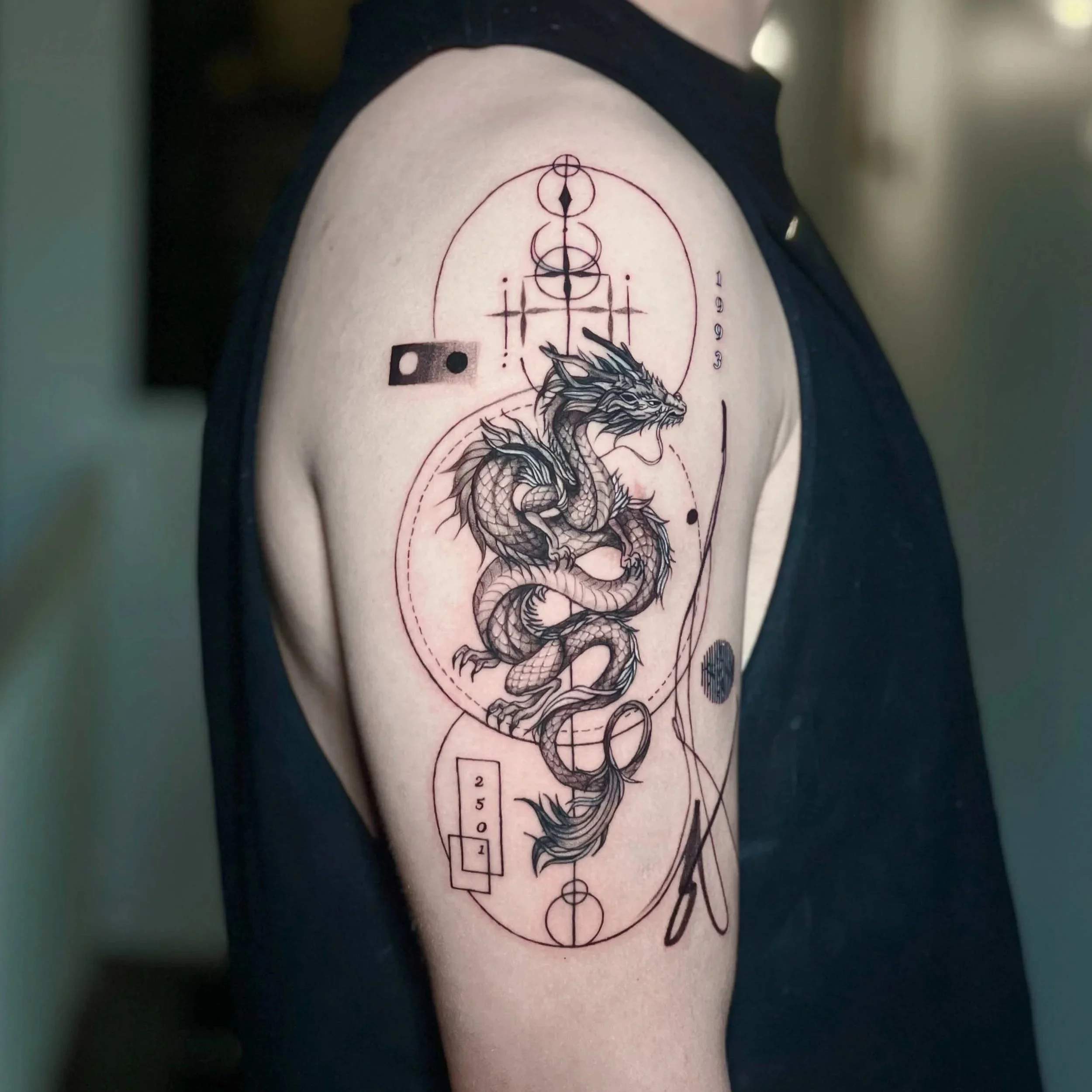 รอยสักมังกรสไตล์ Geometric Fine Line จาก Let’s Tatt Studio / Geometric dragon tattoo by Let’s Tatt Studio Chiang Mai