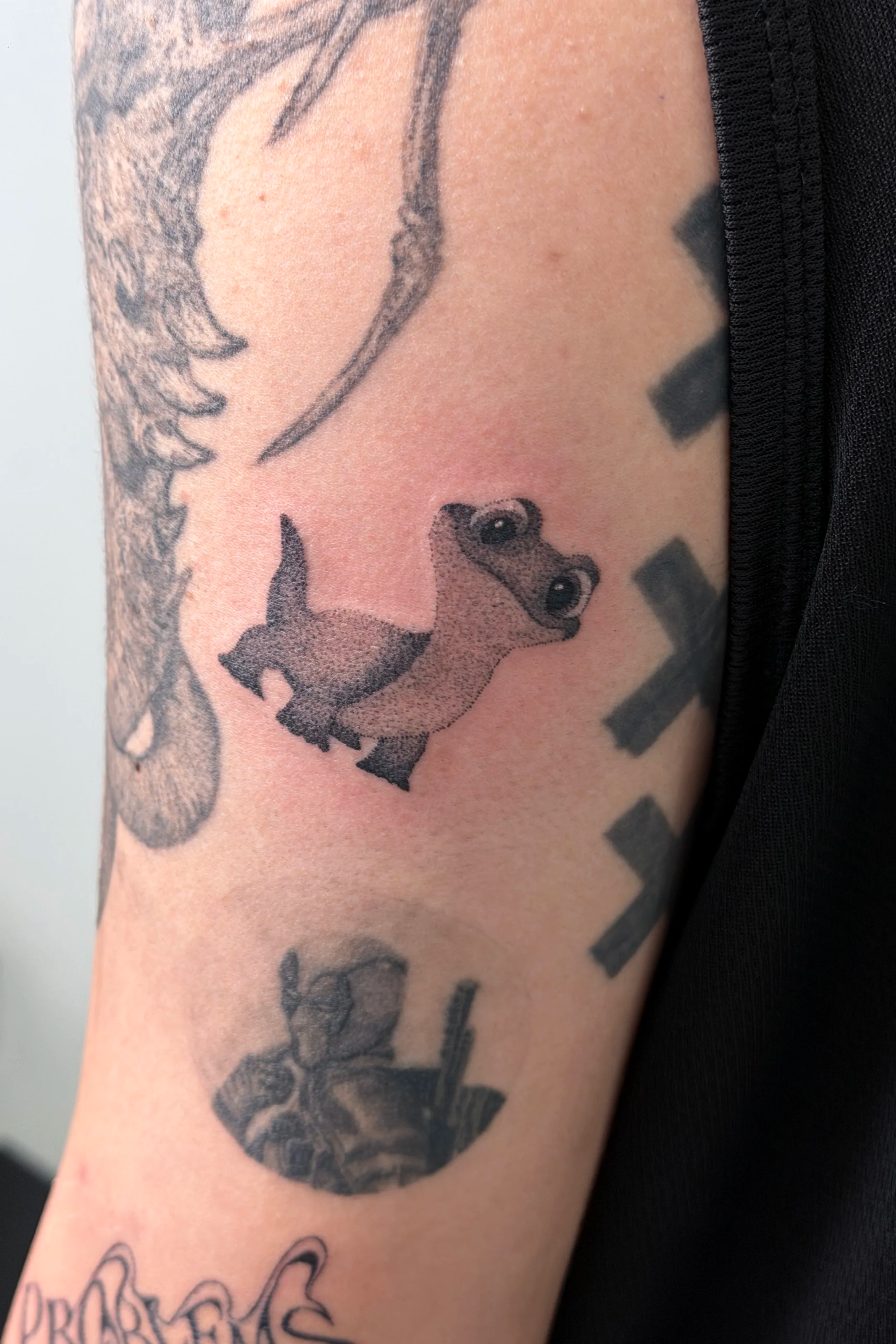 รอยสักสัตว์สไตล์มินิมอลจาก Let’s Tatt Studio / Minimal animal tattoo by Let’s Tatt Studio Chiang Mai