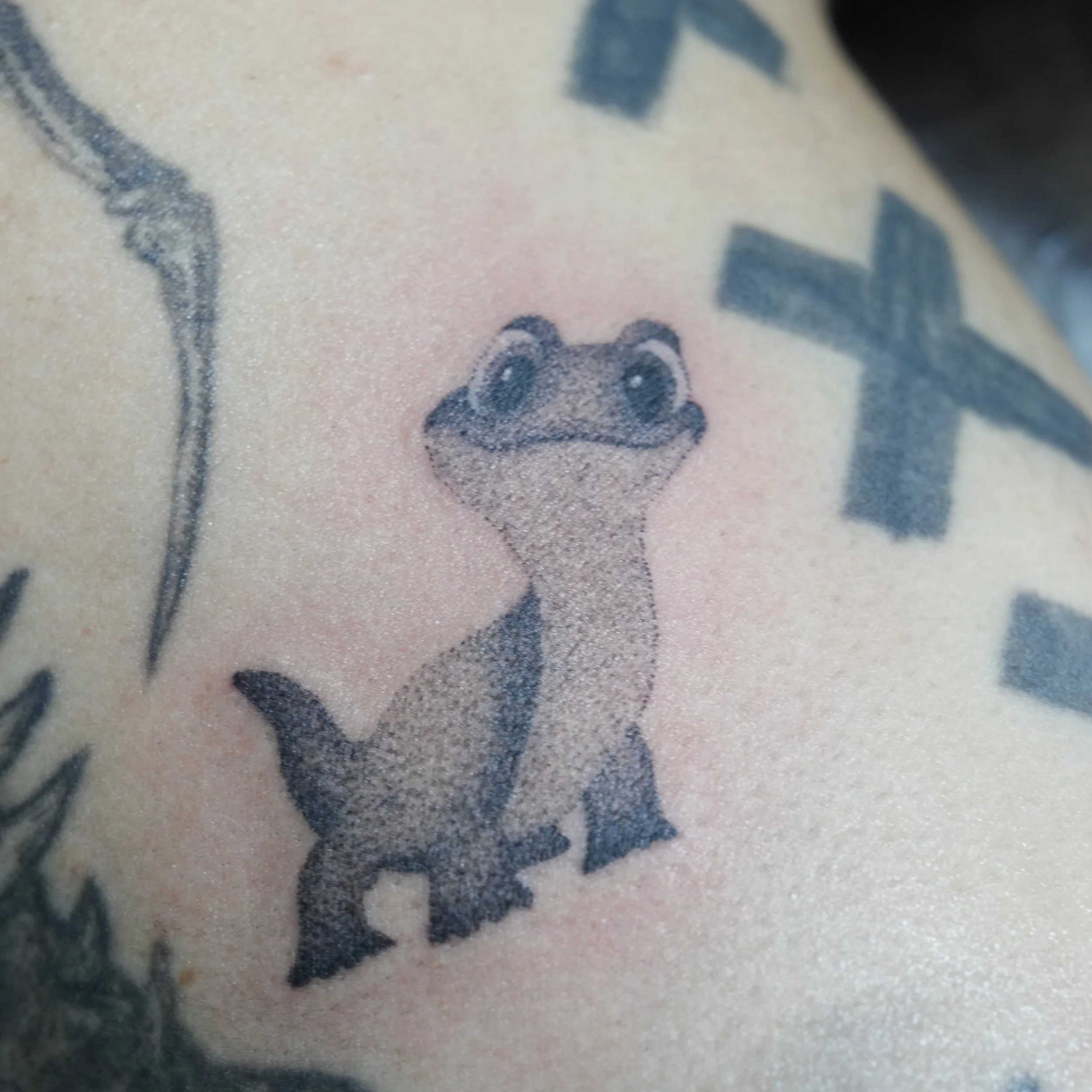รอยสักสัตว์เลี้ยงสไตล์ Minimal Cartoon / Minimal cartoon pet tattoo by Let’s Tatt Studio Chiang Mai