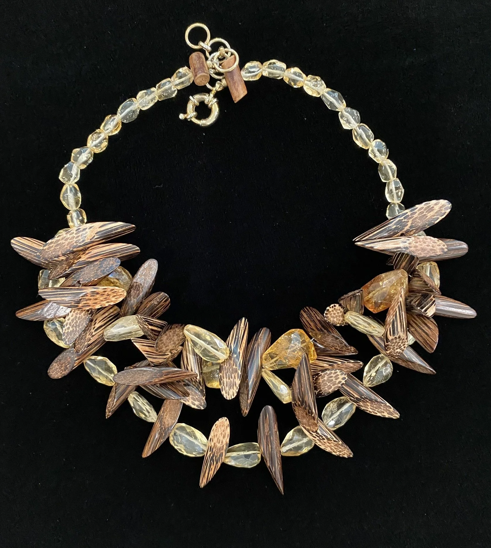 Jewelry(Necklace)_Dragonfly_ Life Size_ Citrine, Wood, MetalA4555000-DC58-4D82-8994-974B862ECAAB_1_102_a.jpeg