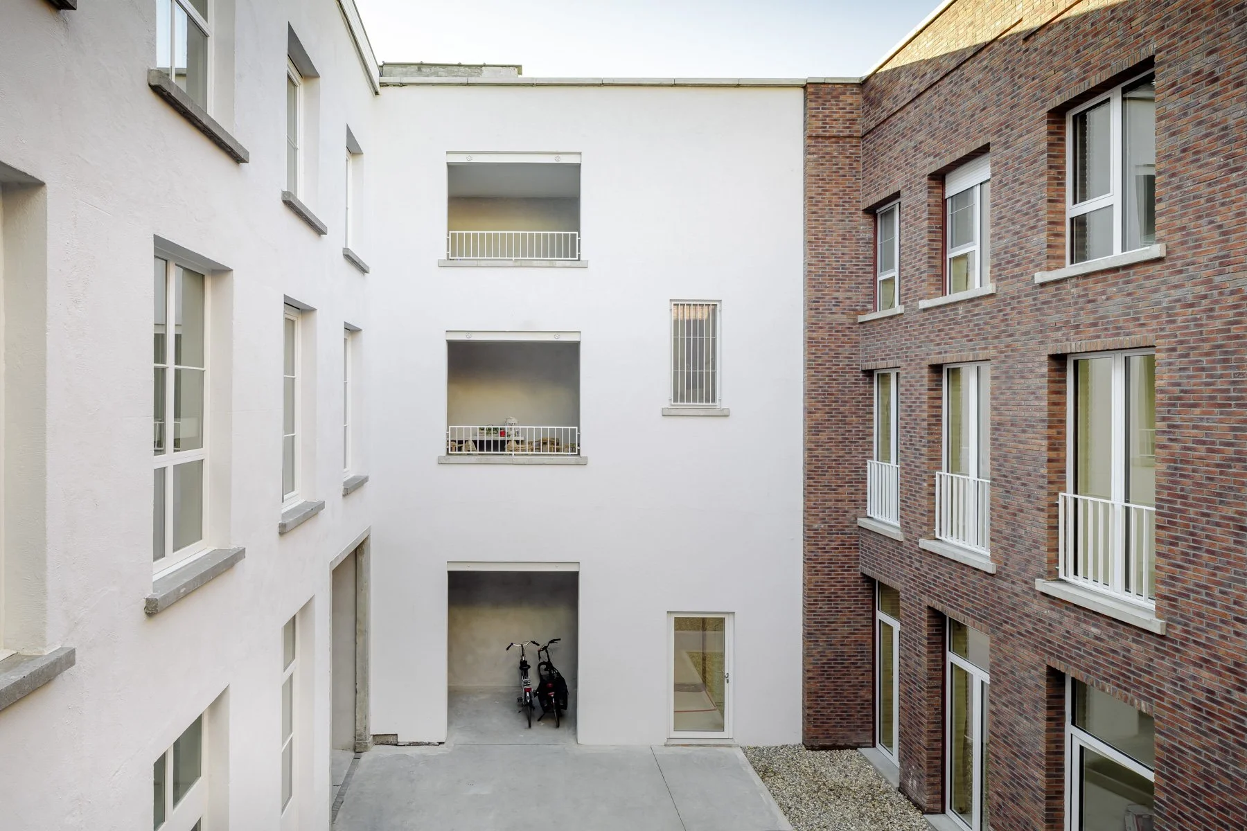 Olmo Peeters - Generaal Belliardstraat - LR 22.jpg