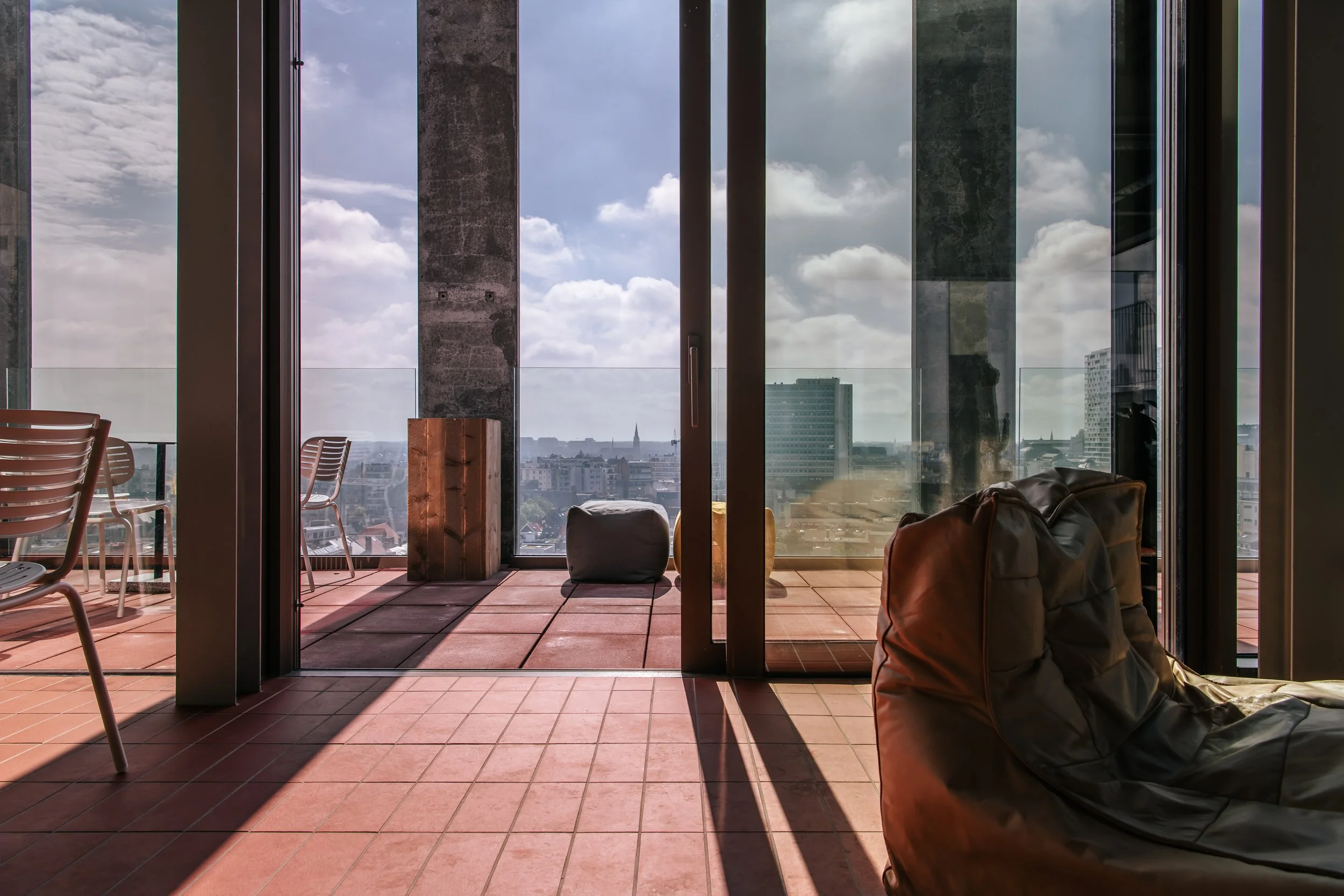 080_202107_PRINCE_skylounge 3.jpg