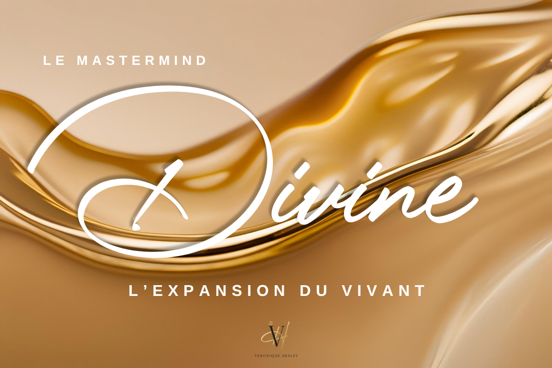 Couverture d'un livre avec un fond doré fluide, titre "Divine" écrit en blanc cursif, sous-titre "L'expansion du vivant" et texte "Le Mastermind" en haut.