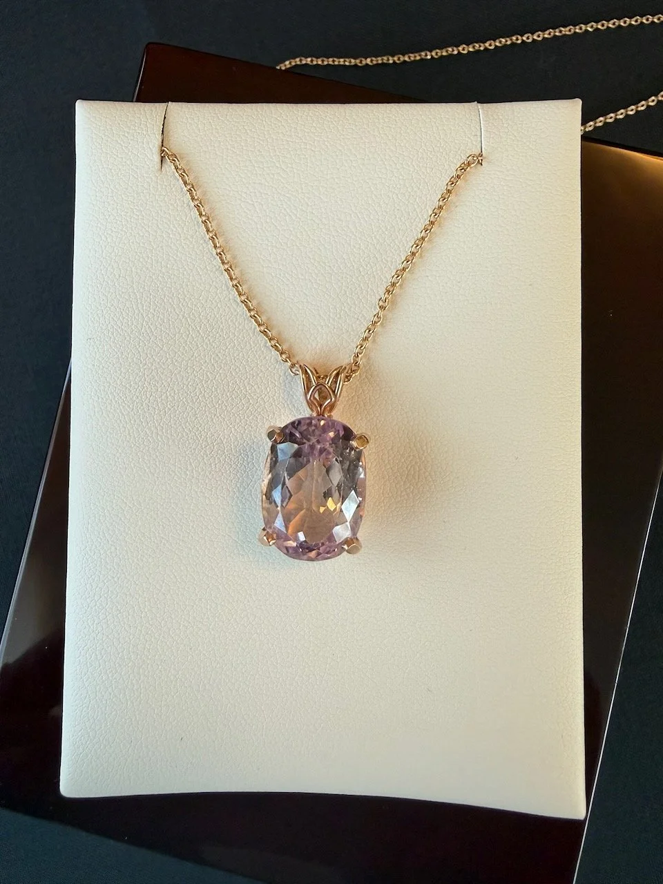 Kunzite pendant  b.jpeg