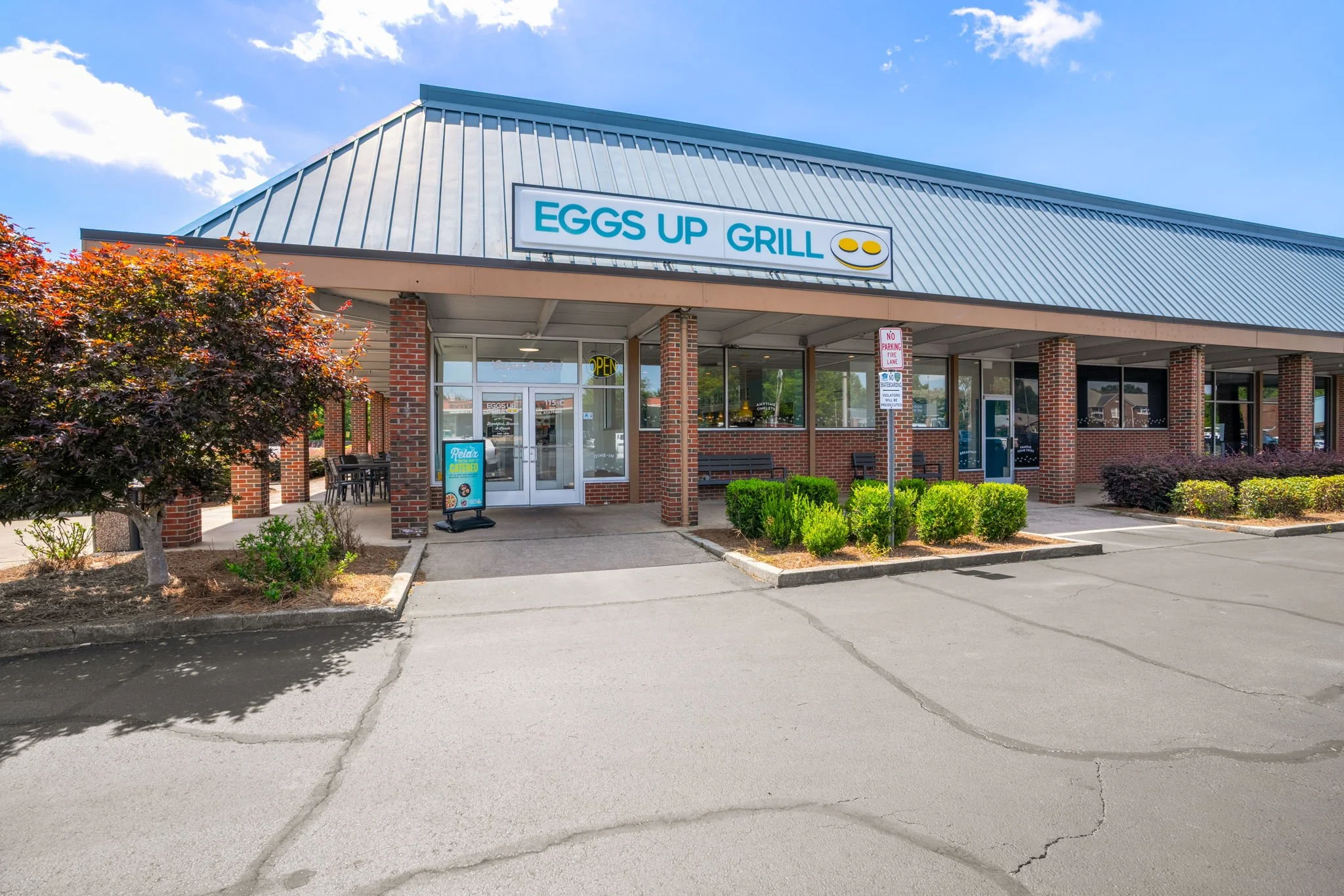 4-web-or-mls-Eggs Up Grill-4.jpg