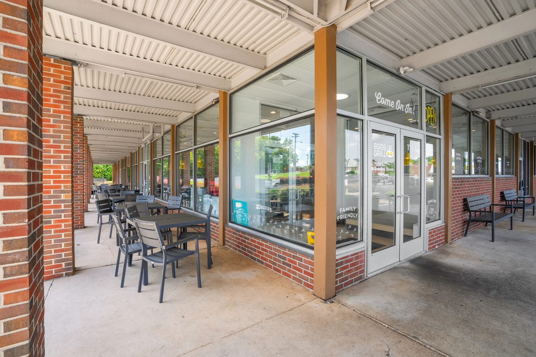 3-web-or-mls-Eggs Up Grill-3.jpg