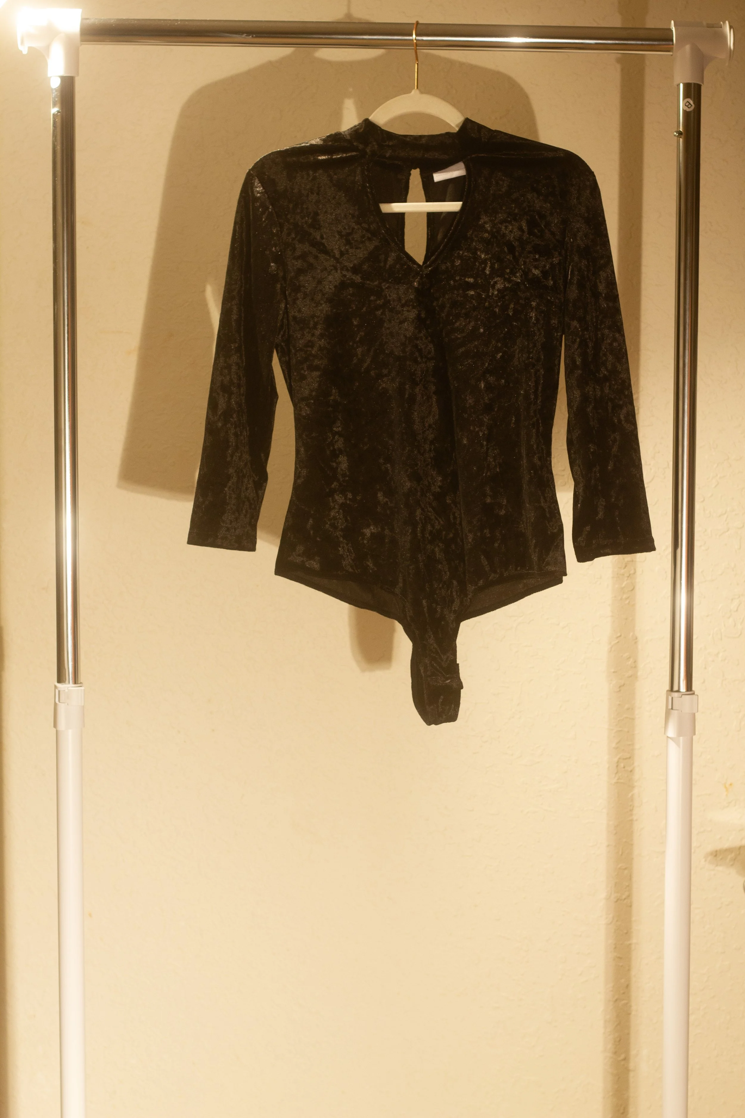 NY&C Black Velvet Cutout Bodysuit | M