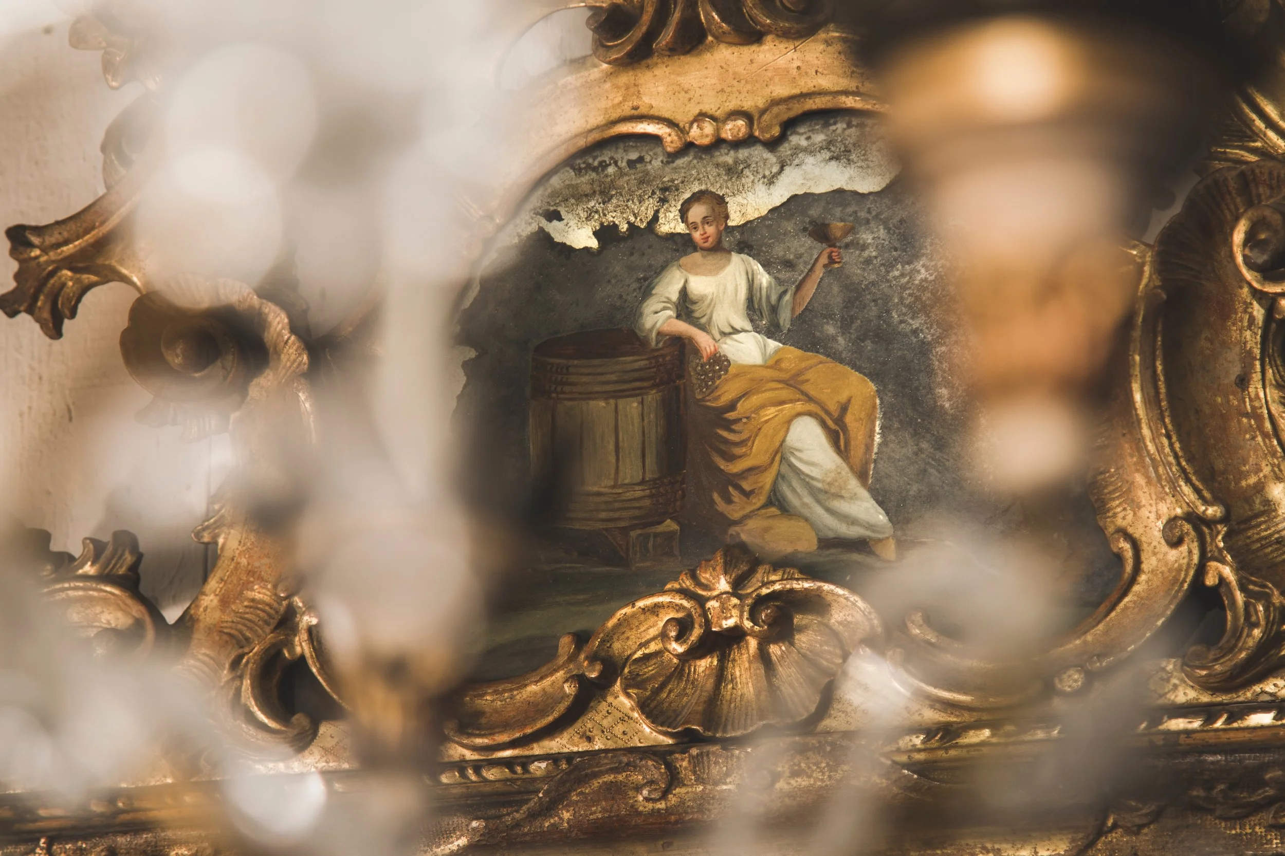 111106 Gilt Mirror 6 HR.jpg