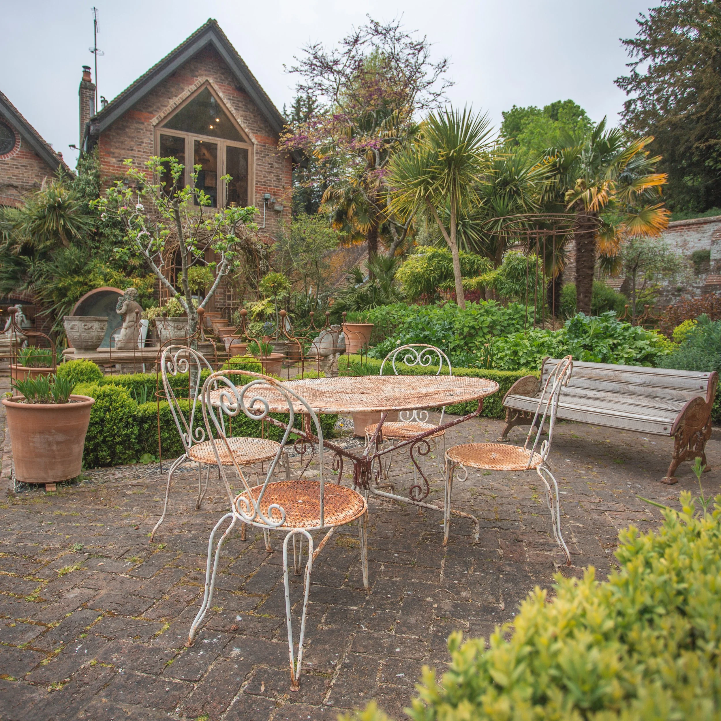 115923 Garden Chair And Table Set 2 HR.jpg