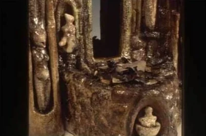 4.close-up+%28Burnt+euculyptus%29.jpg