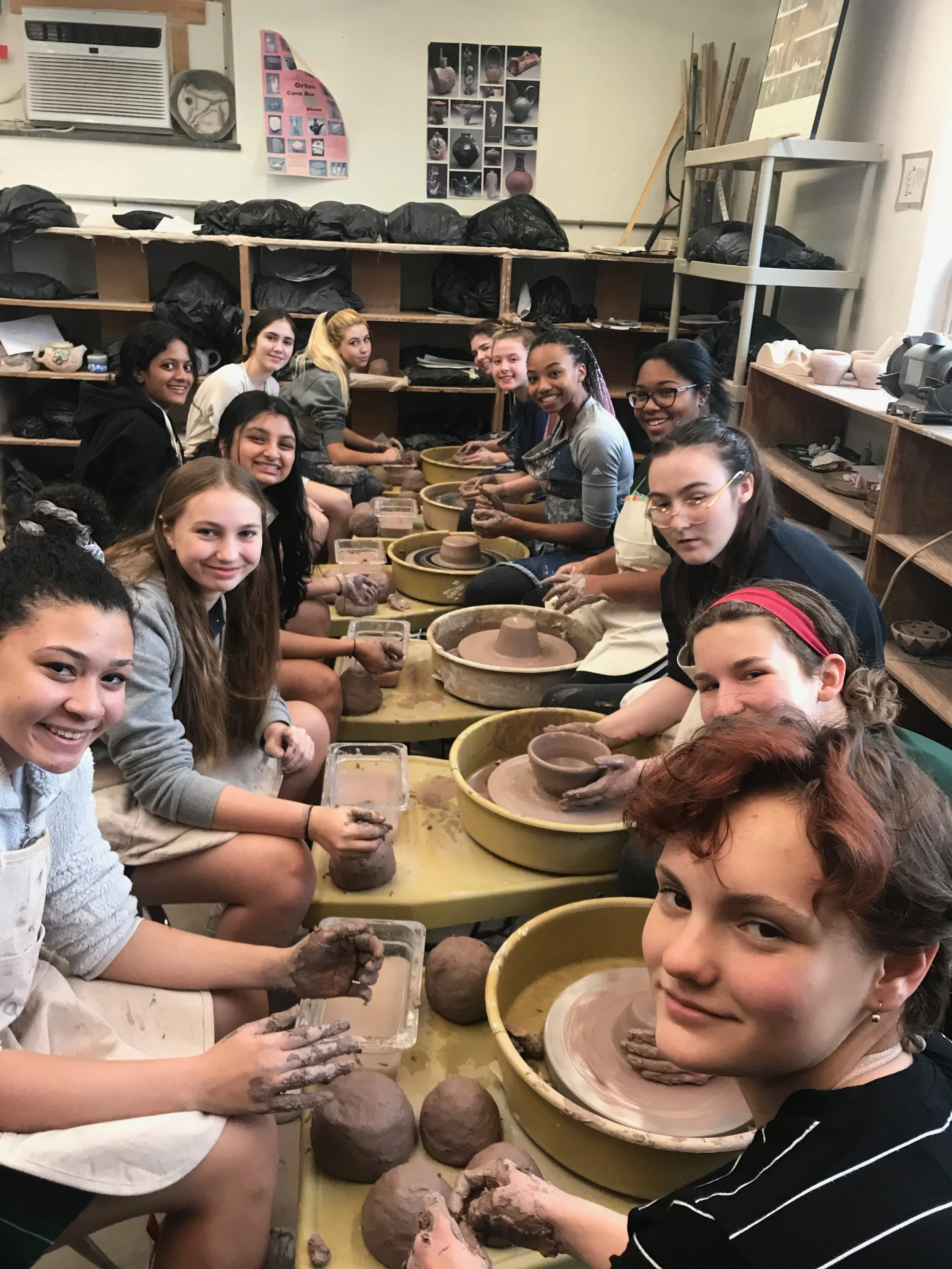Empty Bowls  : :  Advanced students teaching first year students