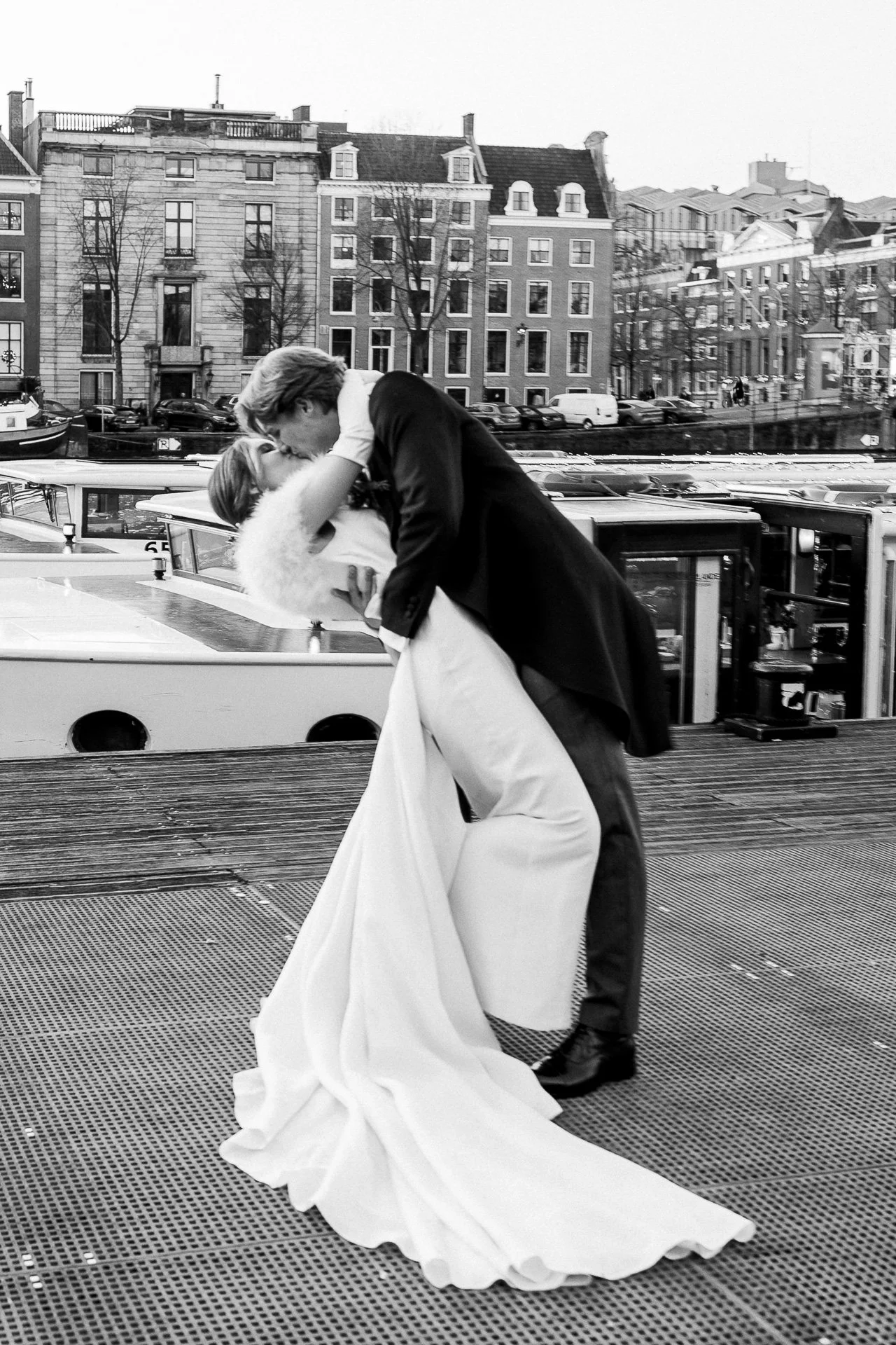 trouwfotograaf-bruidsfotograaf-wedding-documentary-documentaire-editorial-modern-amsterdam-62.jpg