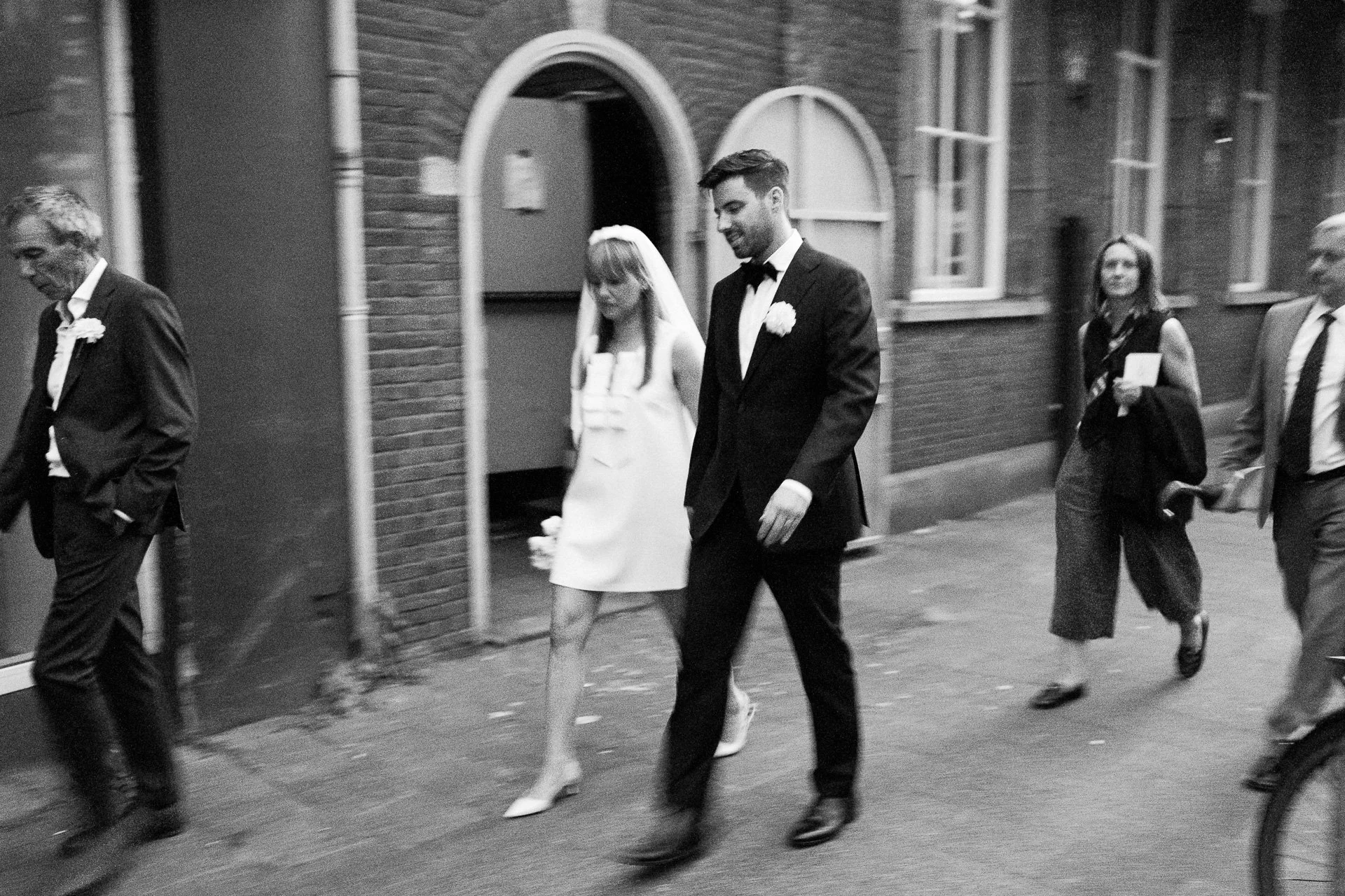 trouwfotograaf-bruidsfotograaf-wedding-documentary-documentaire-editorial-modern-amsterdam-34.jpg