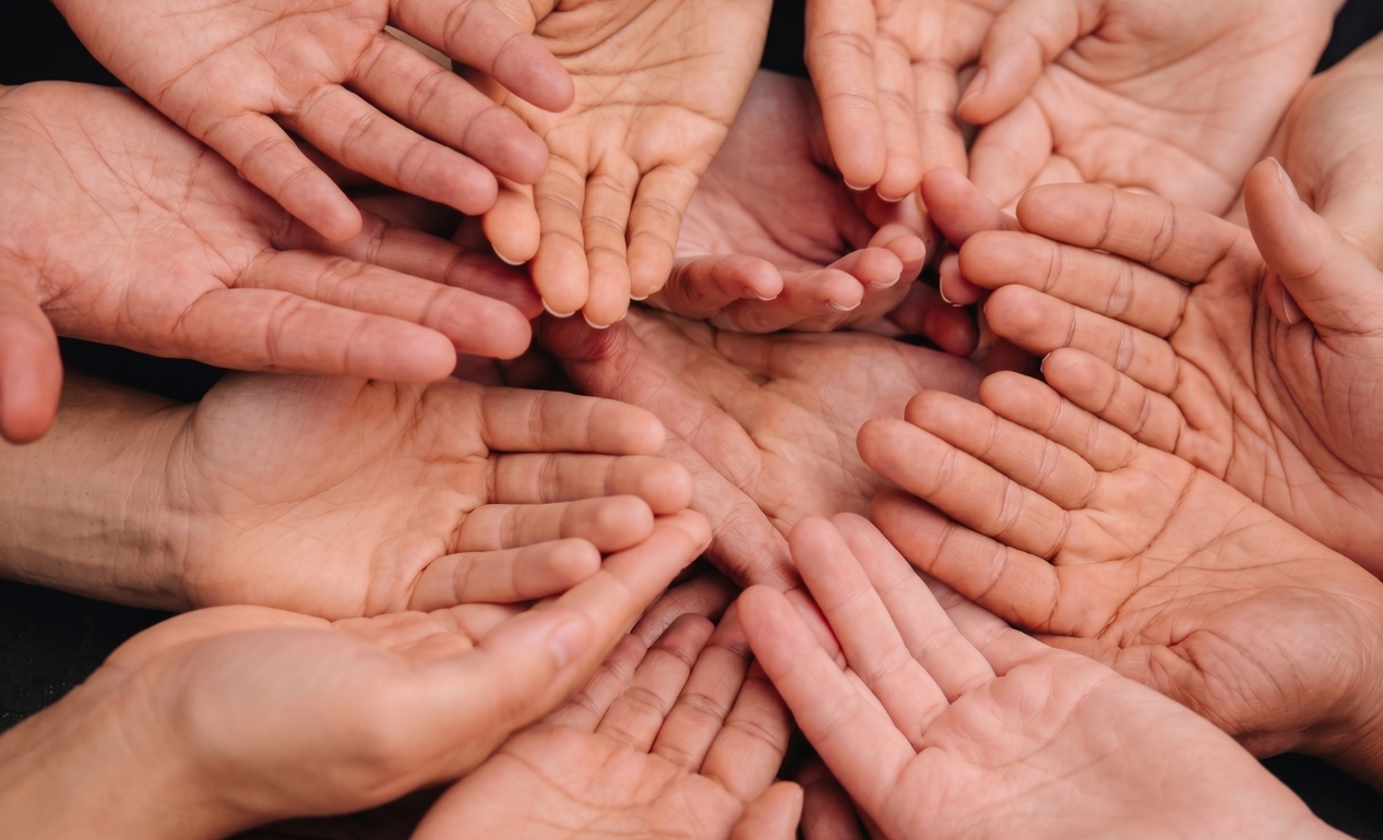 beacon-hands.png