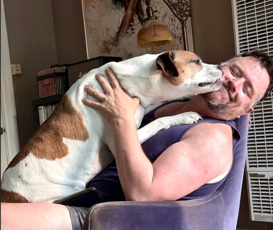 Kisses from Budgie. 