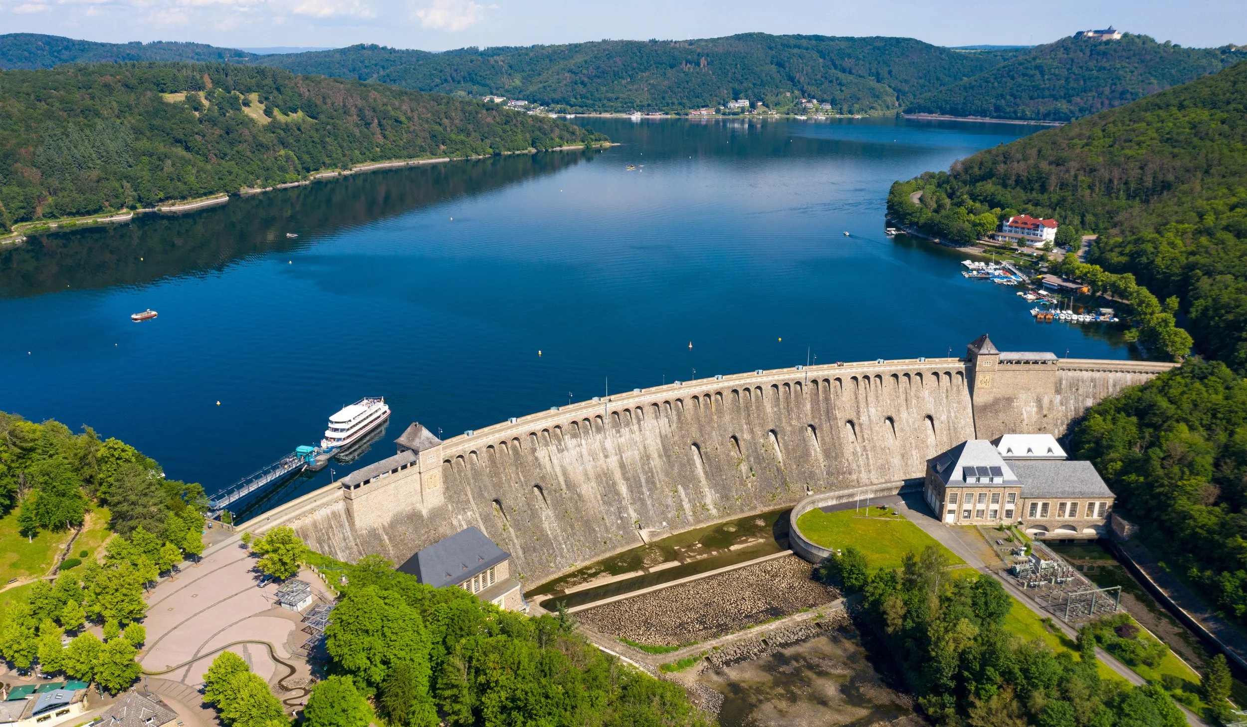 Edersee mit Staumauer