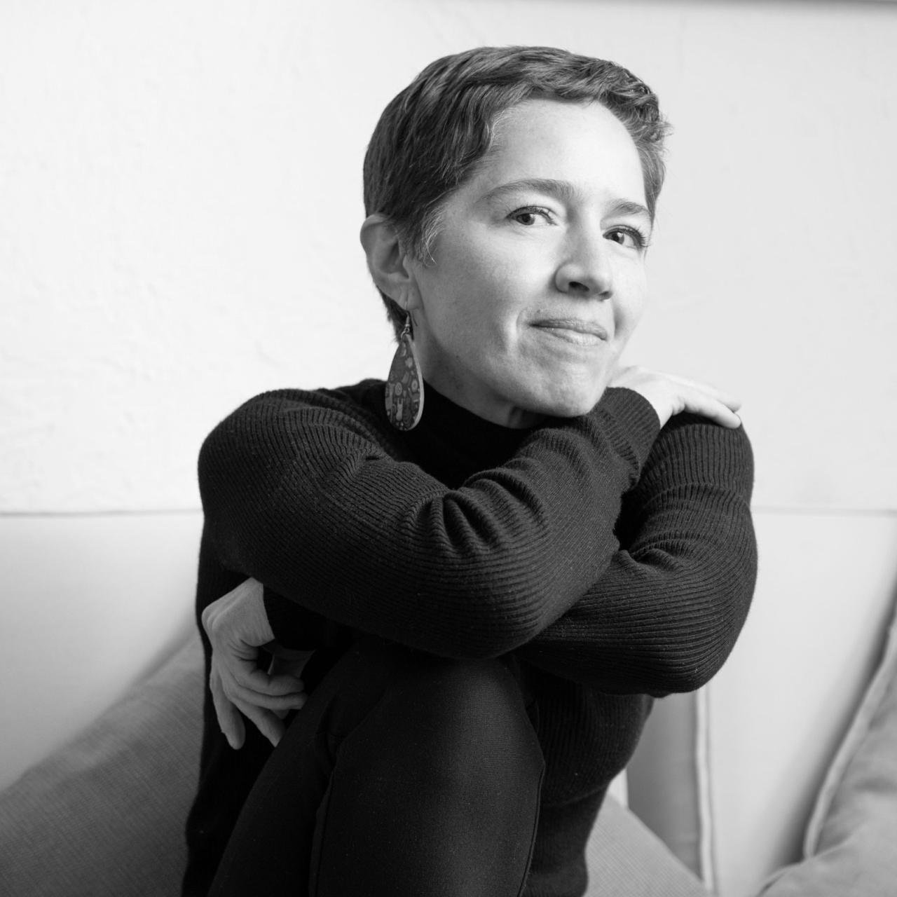 DRA. CARMEN AMEZCUA