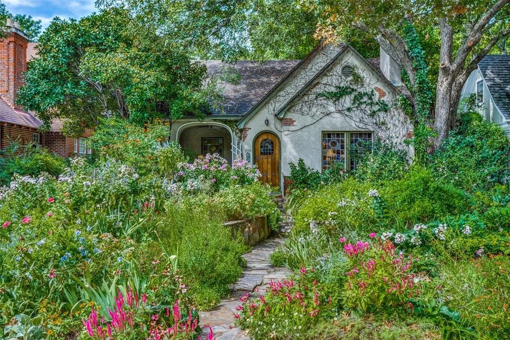 1019 N Edgefield Ave | $499,000