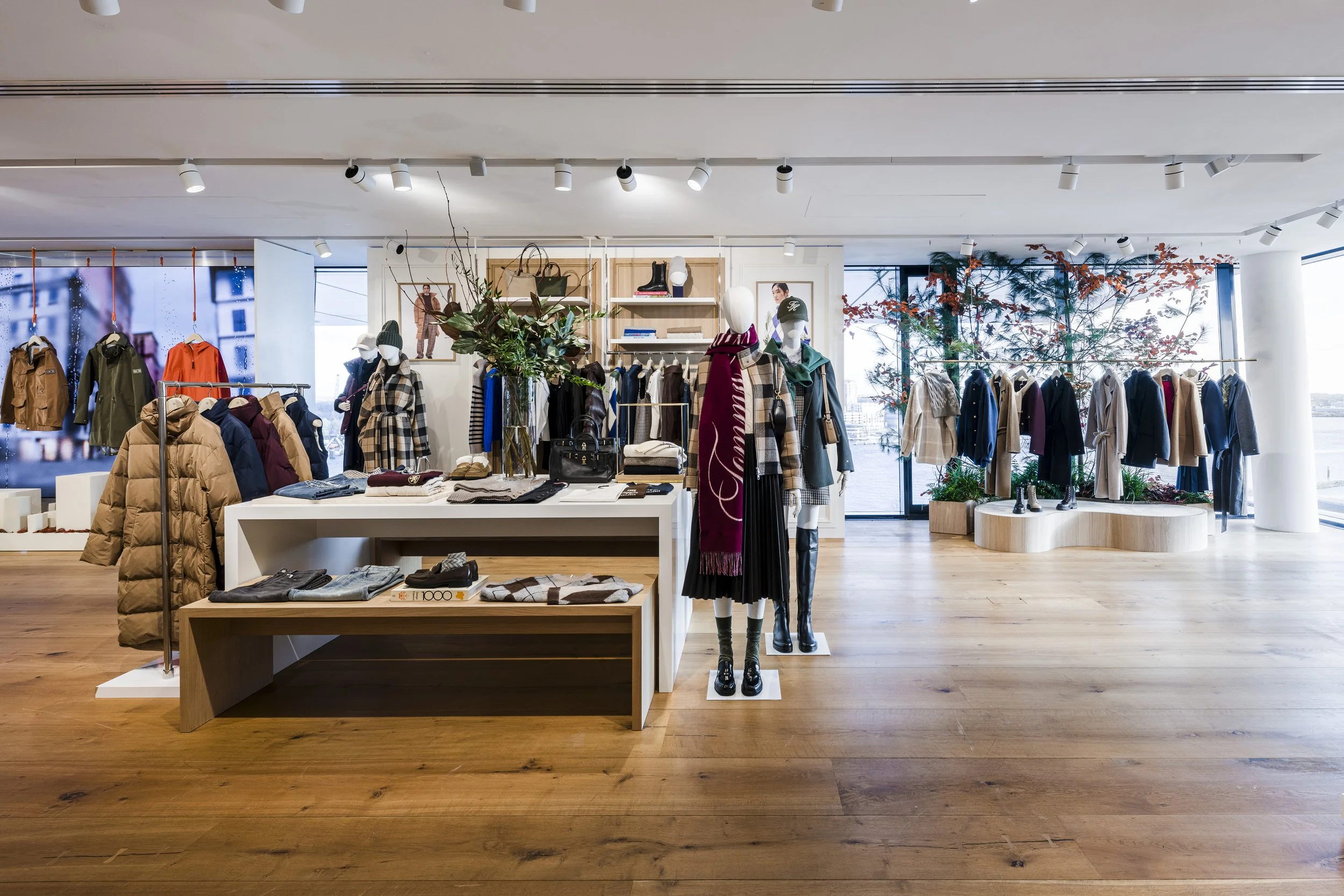 TOMMY HILFIGER SHOWROOMS
