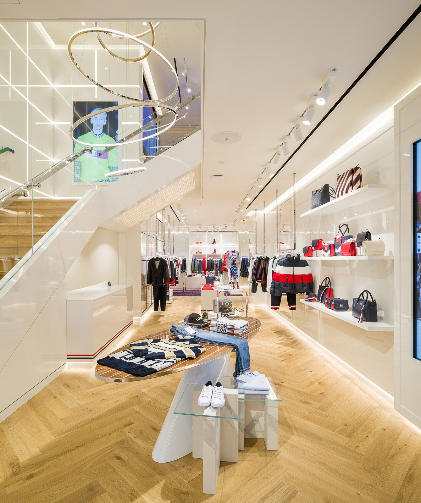 TOMMY HILFIGER AMSTERDAM STORE