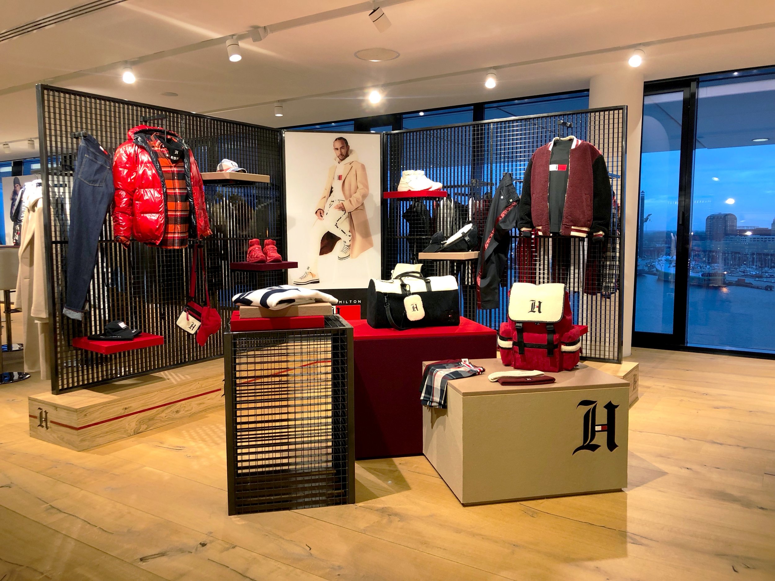 TOMMY X LEWIS