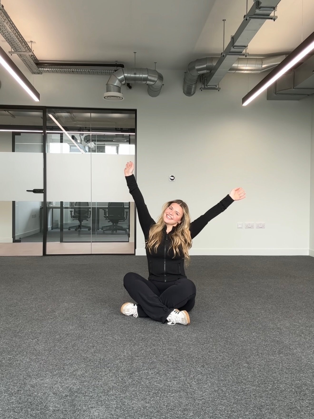 Behind the scenes of building ARIA🖤From an empty space to something I&rsquo;m so proud of🥹

Can&rsquo;t wait to have you all in the studio!

Now open to book: Use code ARIA50 for 50% off👀

#berkshirecontentstudio #contentstudio #photographystudio 