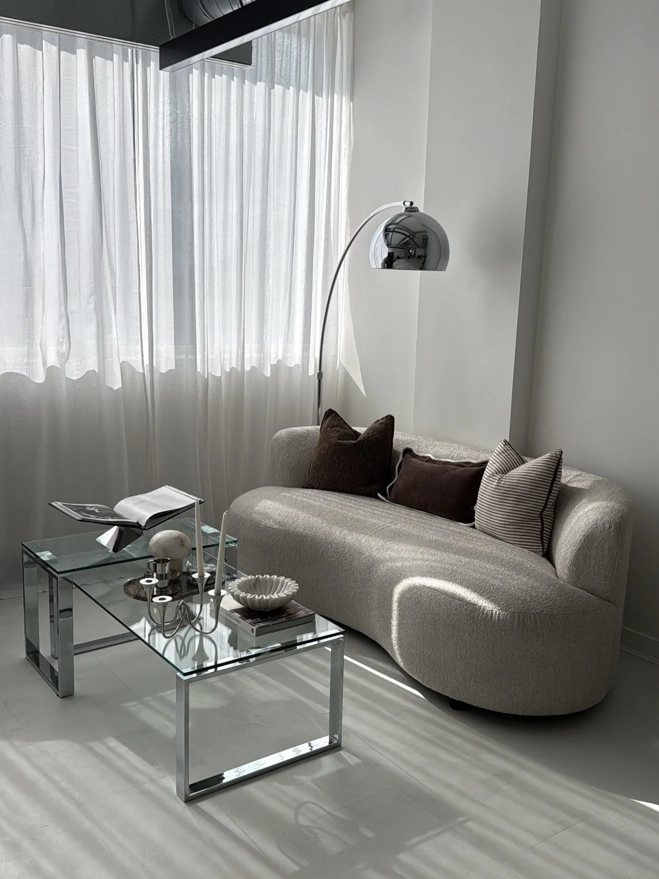 A glimpse inside ARIA👀

Every corner designed with intention, from soft natural light to clean, elevated details that let your content stand out.

A space created for beauty, product, and brand storytelling.

Bookings are now open🤍 

The first 10 b