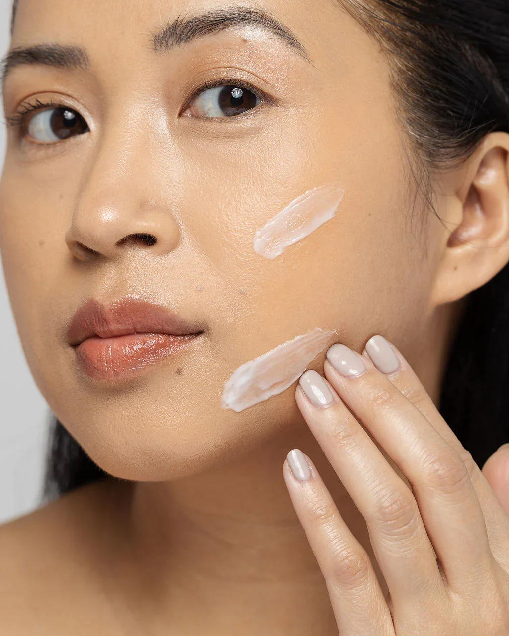 Vivier_ExfolianteForte_Aplication_5x4_dd4eaf57-e653-4125-a96b-66327ffb8a6f.webp
