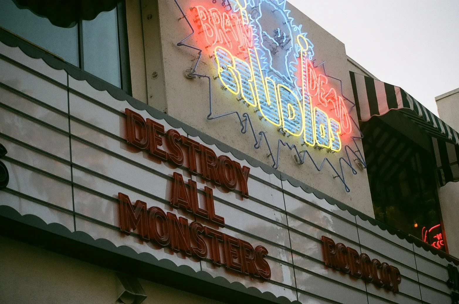 000455870016 copy.jpg