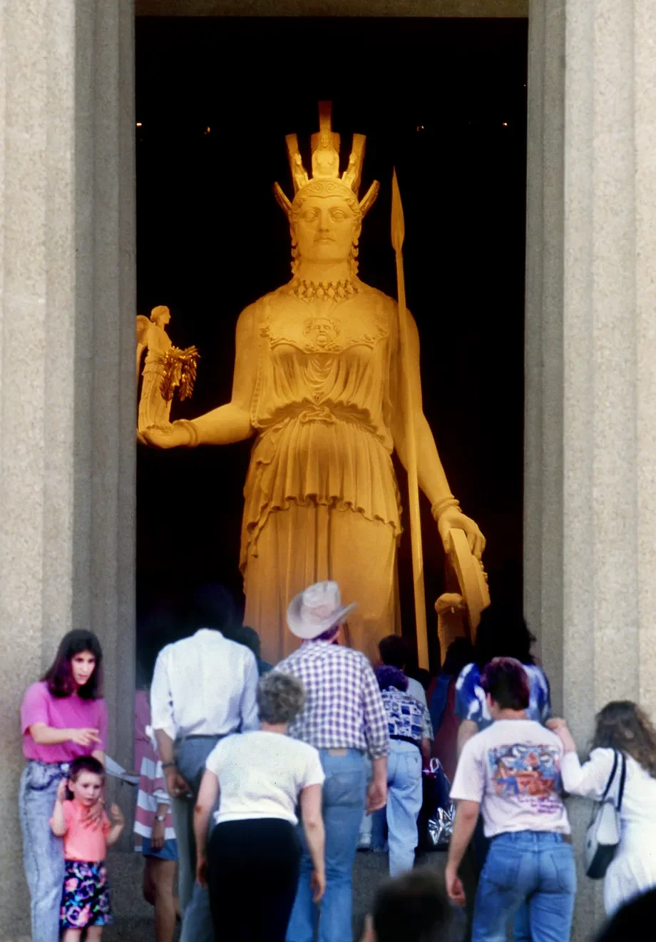 Centennial Park on May 20, 1990. More than 5,700 walked by to view the replica, which took LeQuire eight years to create.
Nina Alexandrenko / The Tennessean
