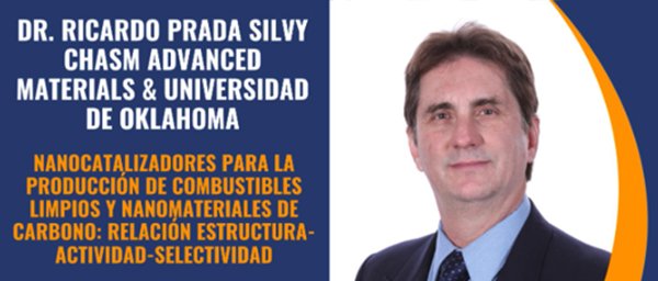 Una mujer sonriendo en un entorno profesional, con maquinaria y estructuras industriales al fondo, y su foto enmarcada en un recuadro circular.