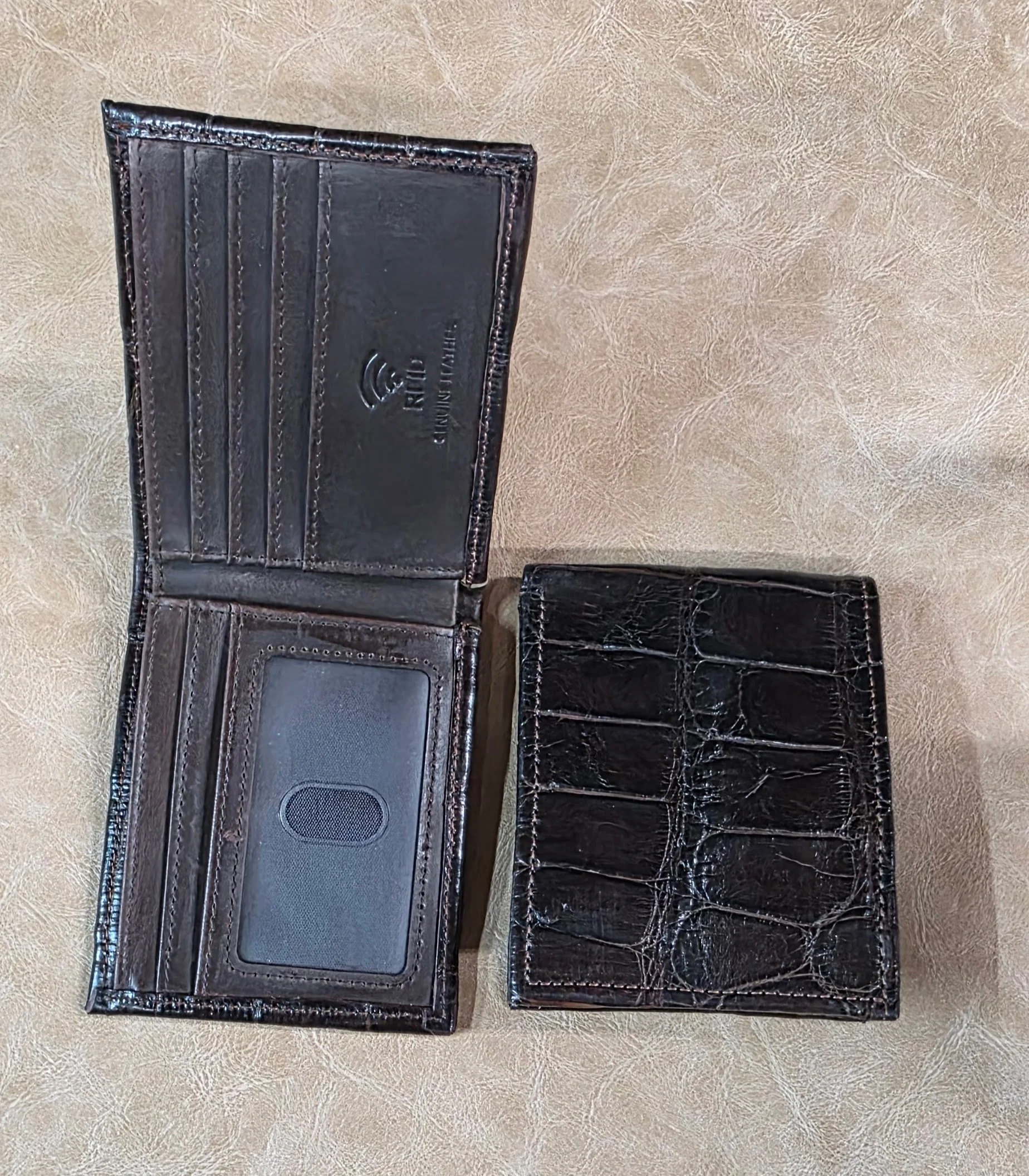 Bifold wallet
