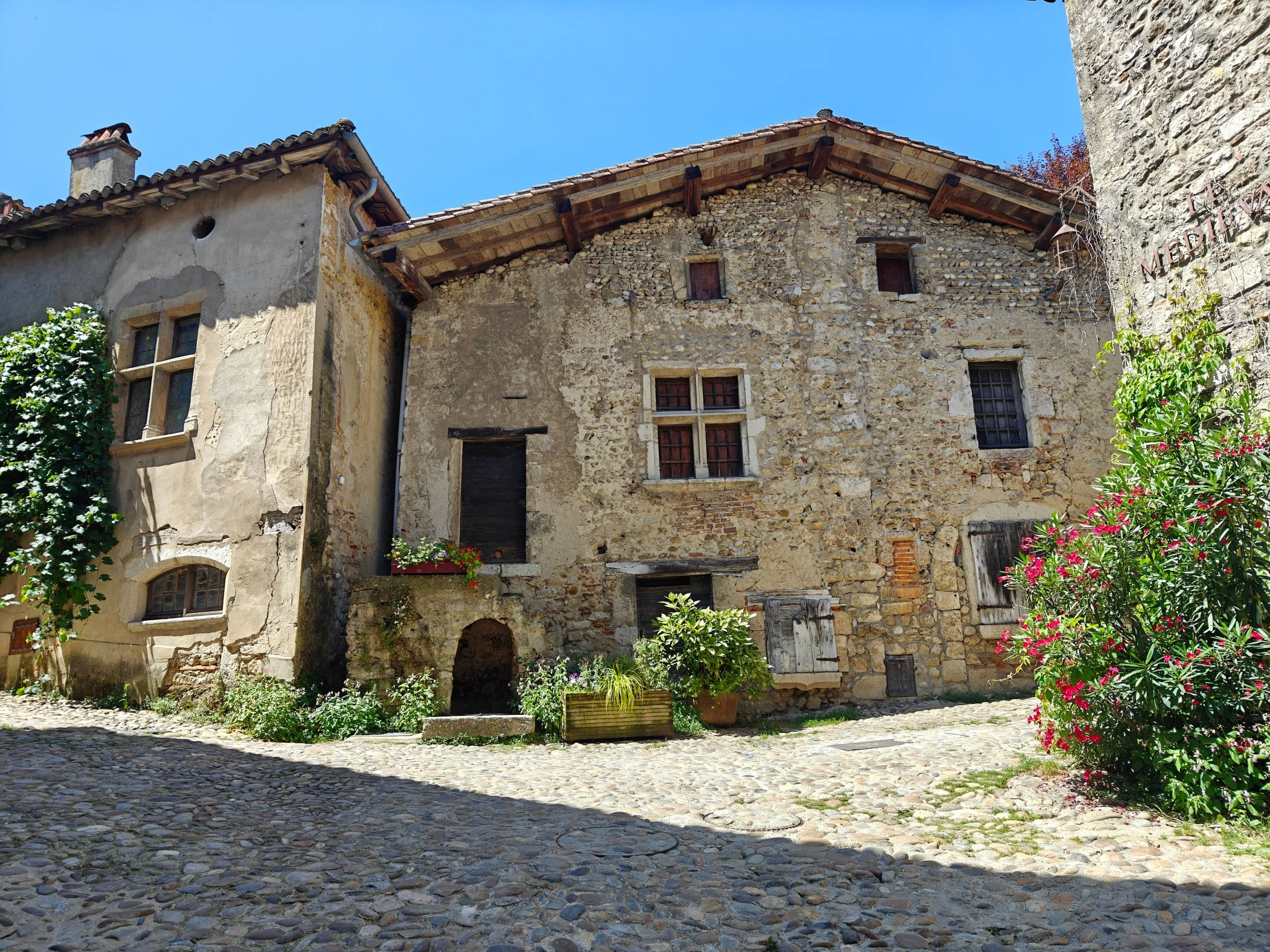 Rénover une maison ancienne : 5 erreurs à éviter avant de commencer les travaux