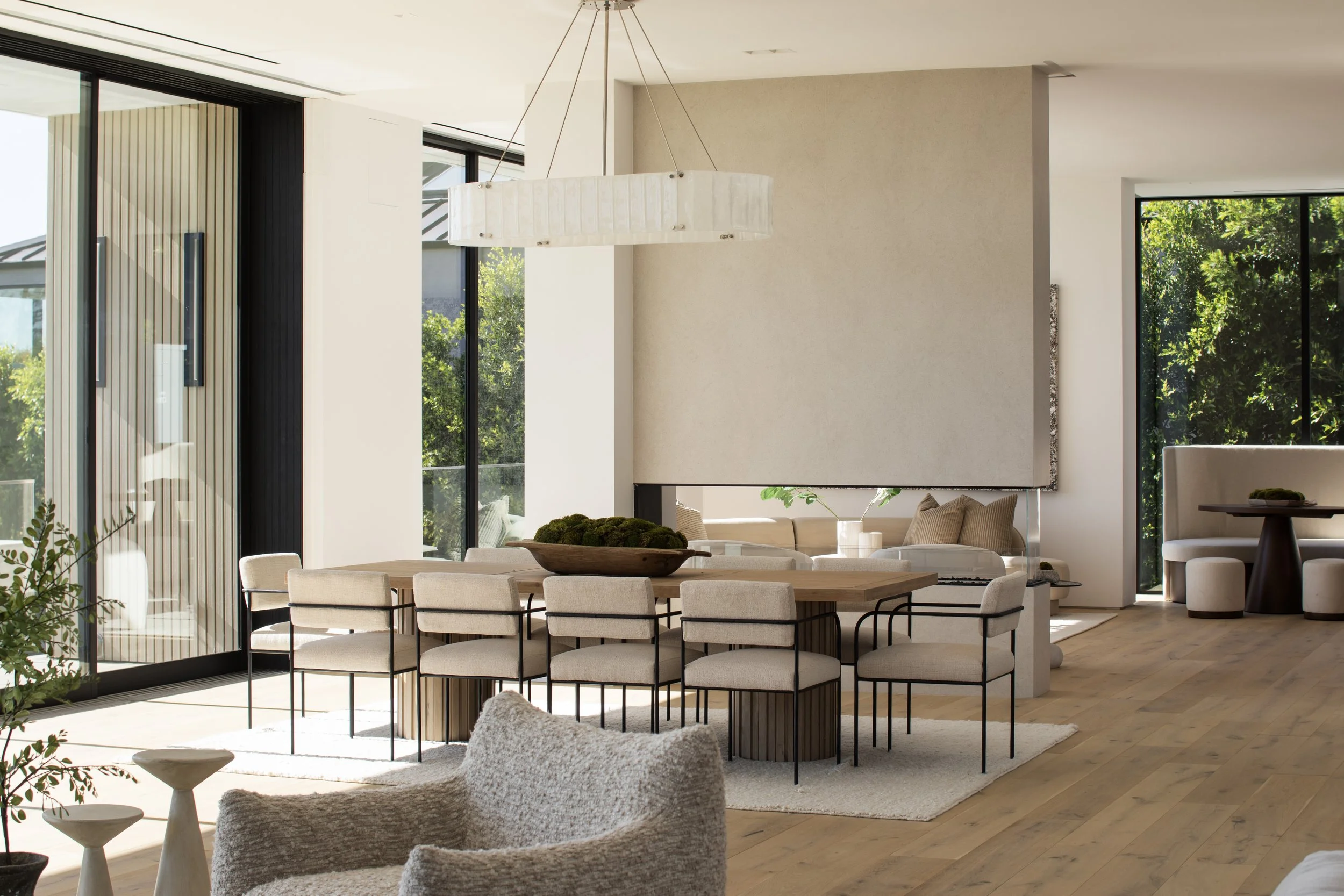 IR_Casale_MeghanBob_DiningAngle_HR.jpg
