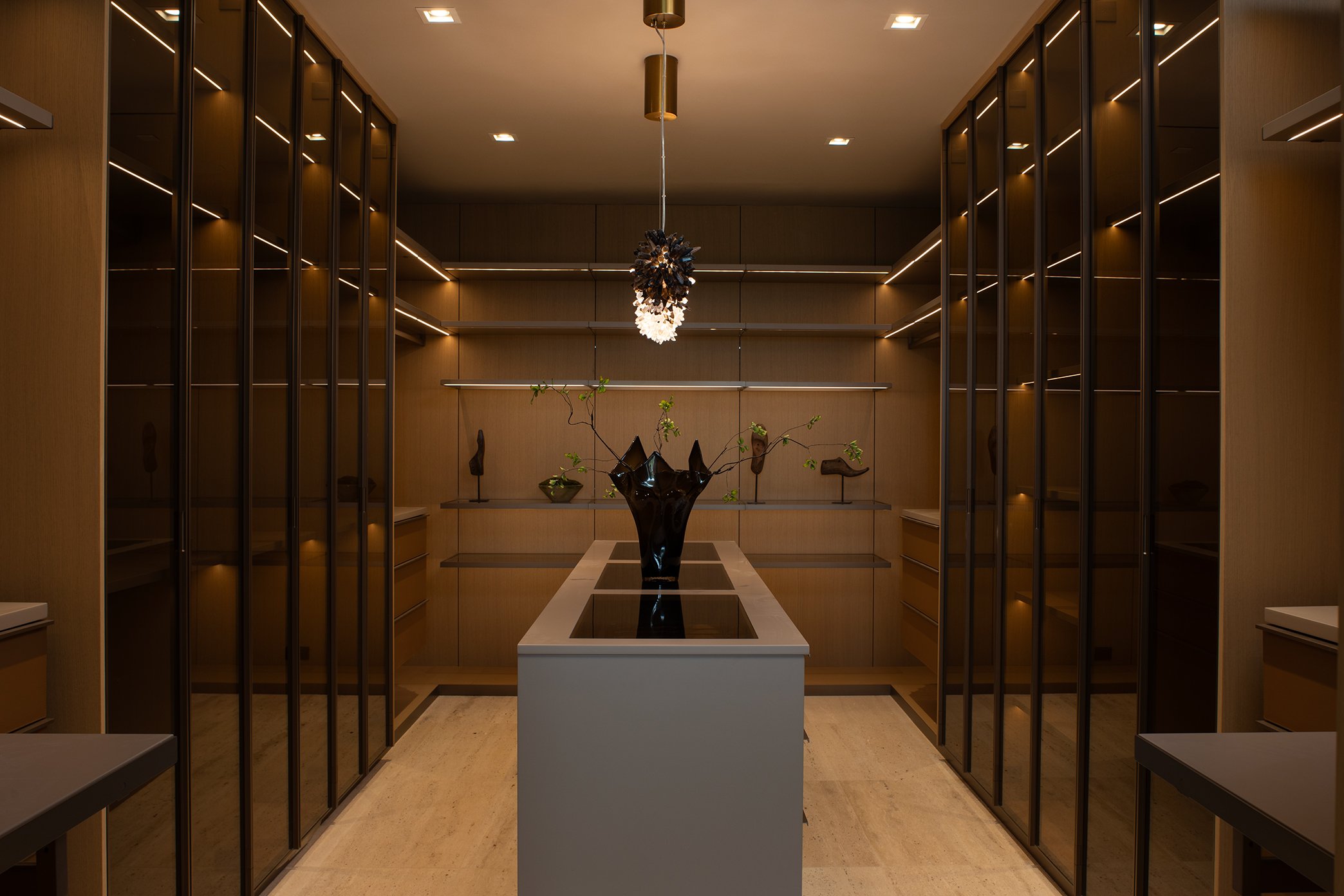 IRArch_Chickory_MeghanBob_PrimaryCloset_WEB.jpg
