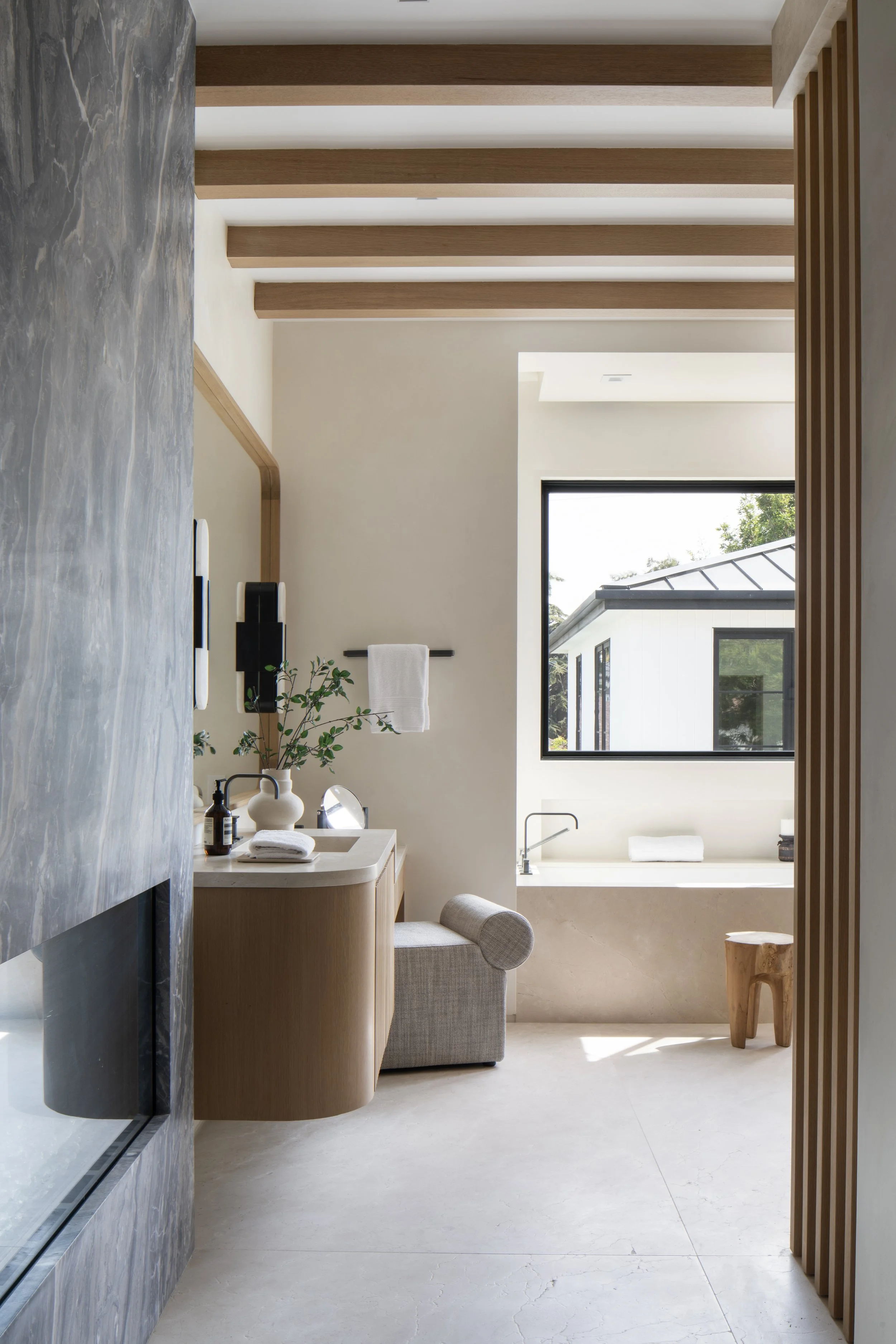IRA_21stSM_MeghanBob_PrimaryBathroomDetail_HR.jpg