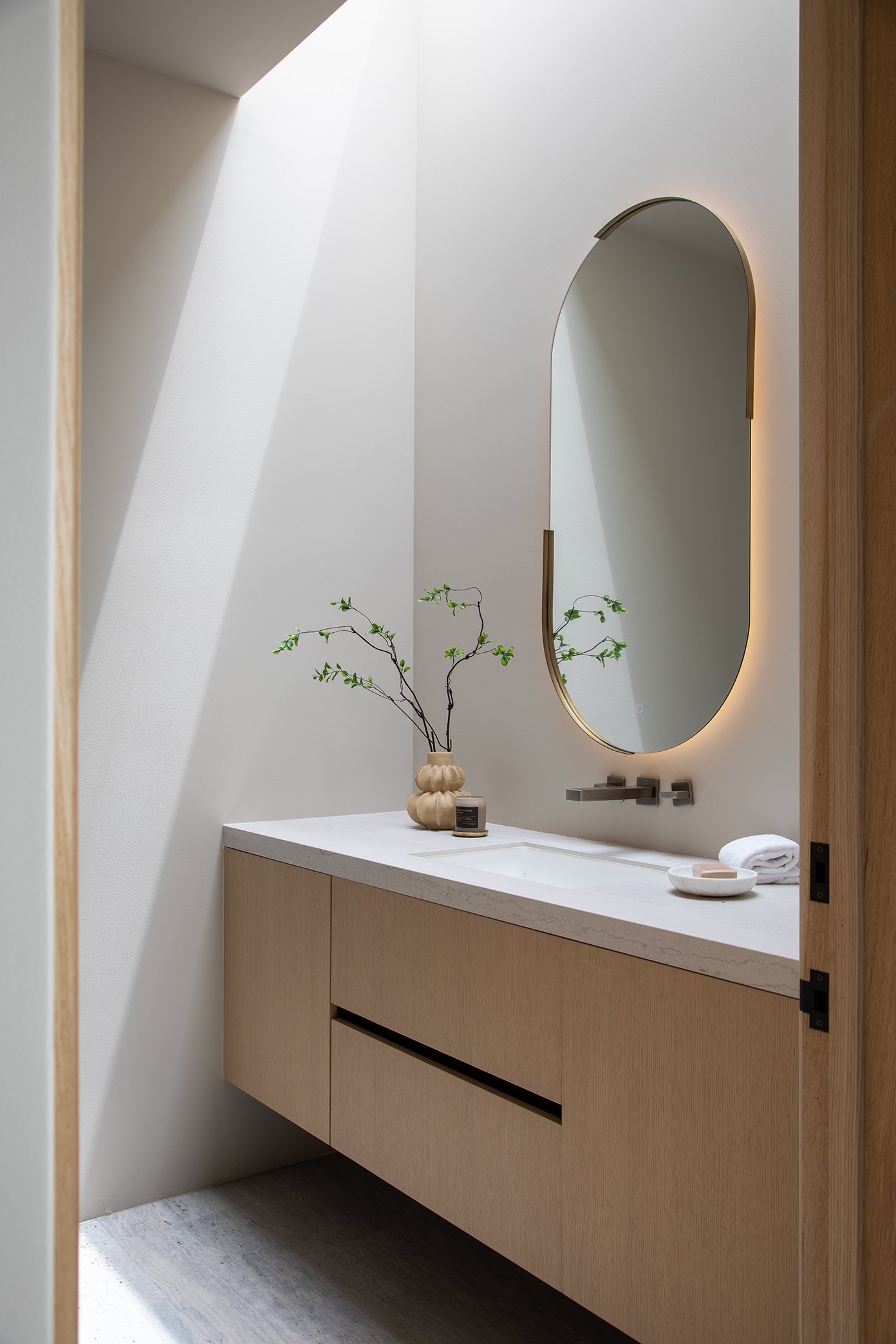 IRArch_Chickory_MeghanBob_GuestBath_Lights_WEB.jpg
