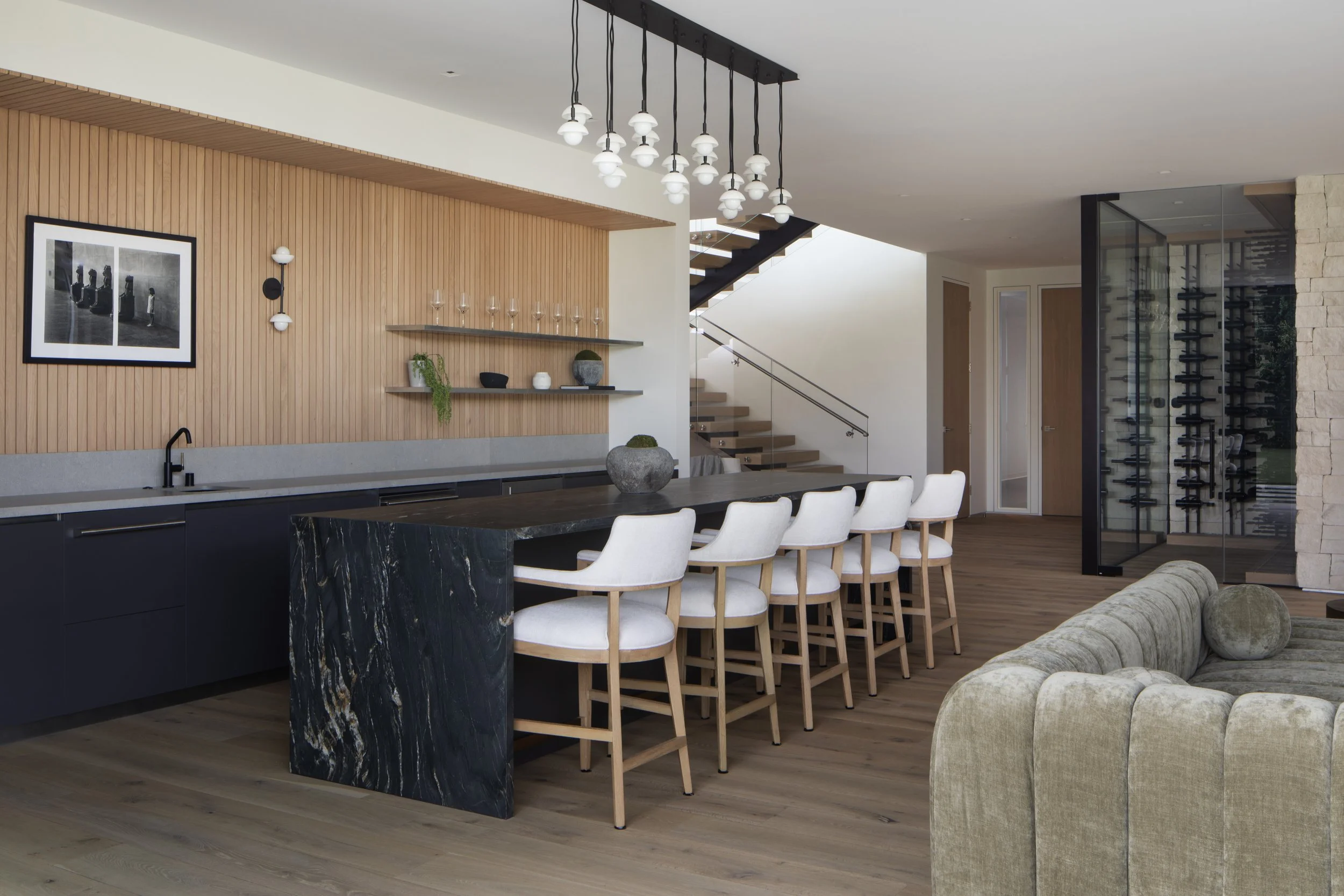 IR_Casale_MeghanBob_LoungeBar_HR.jpg