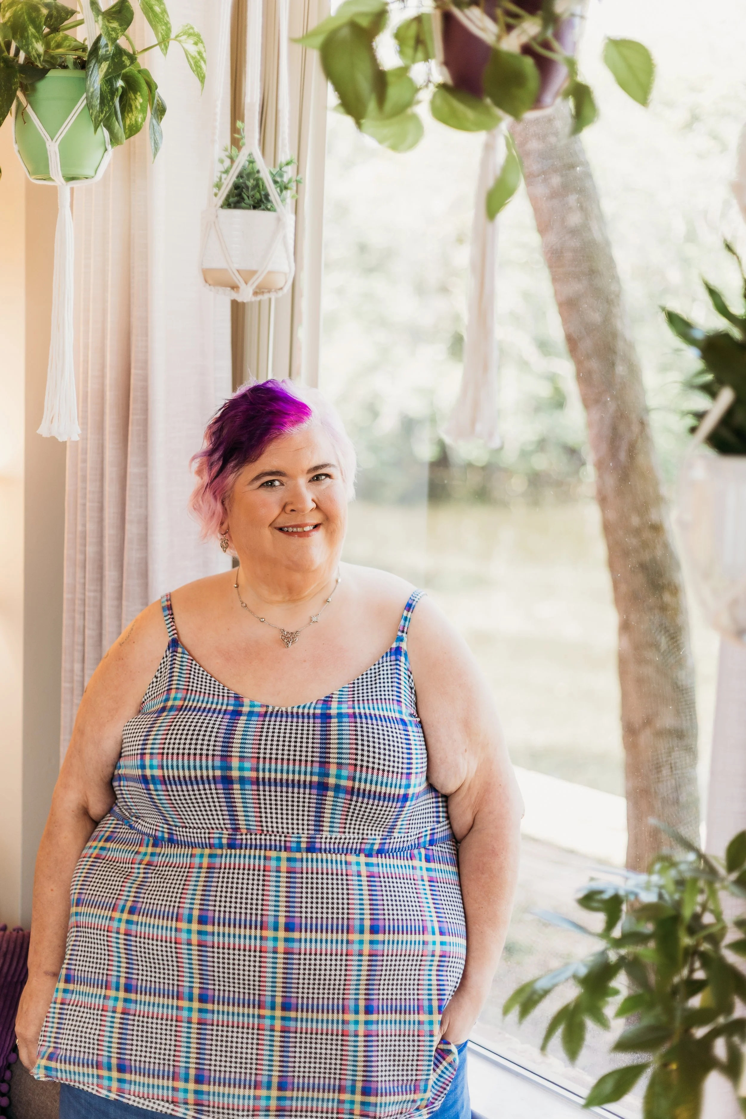Online therapist in Florida providing counseling for chronic pain and couples
