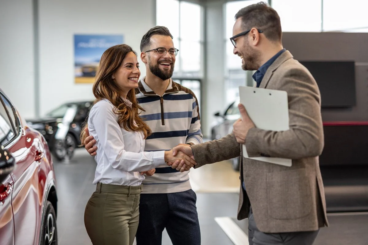 sales person with customers