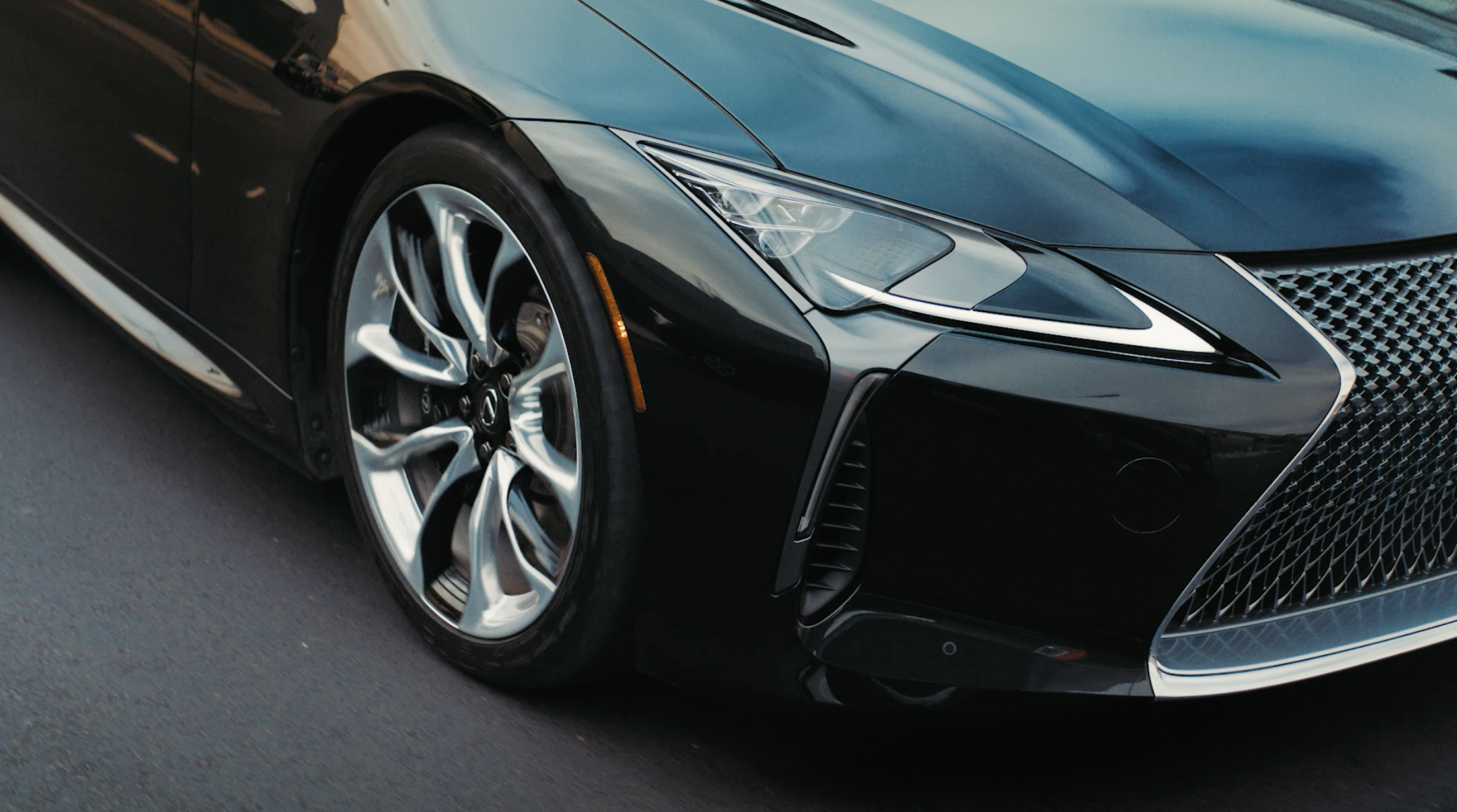 LEXUS_2.png