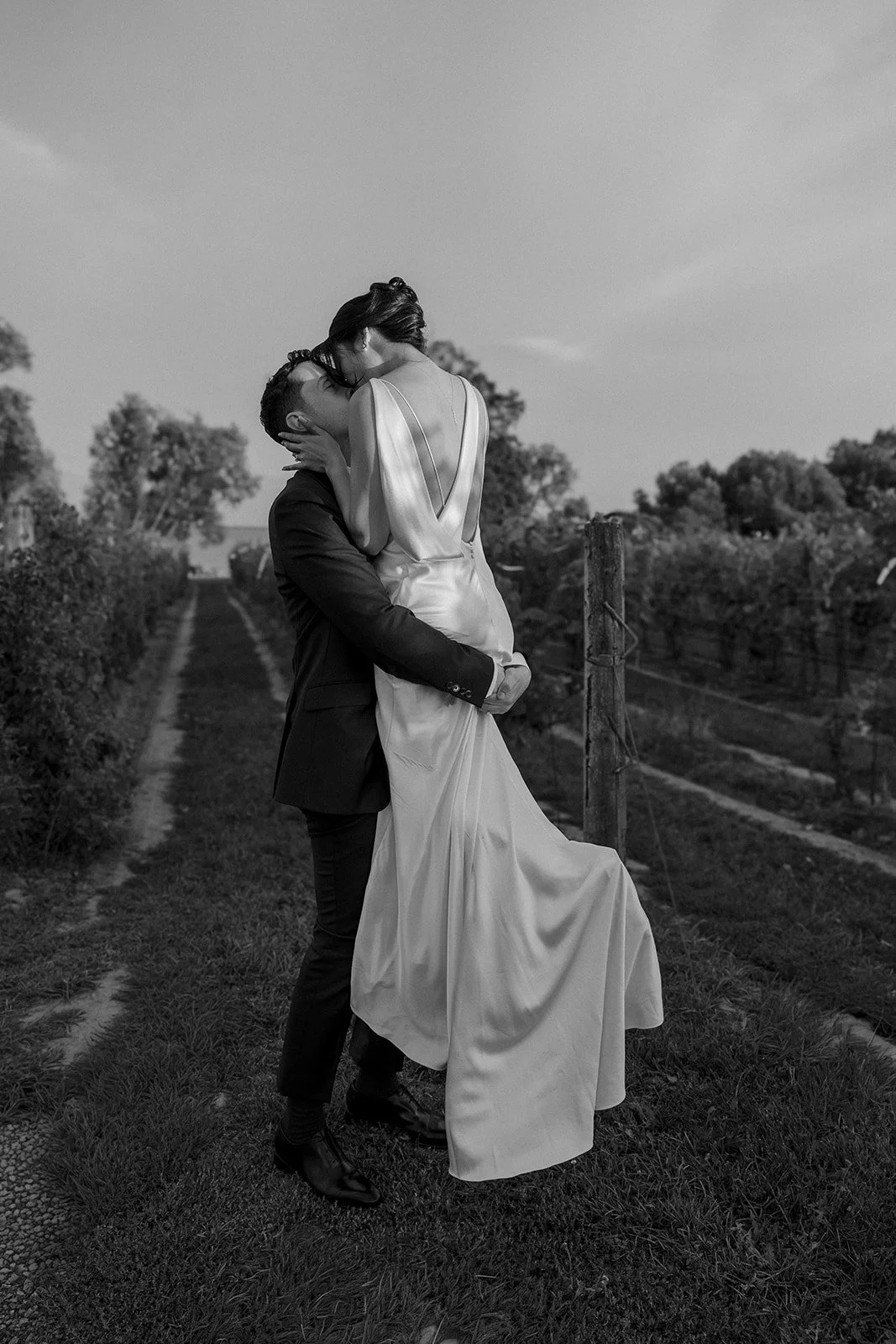 ra-waupoos-estate-wedding-photography-875.jpg
