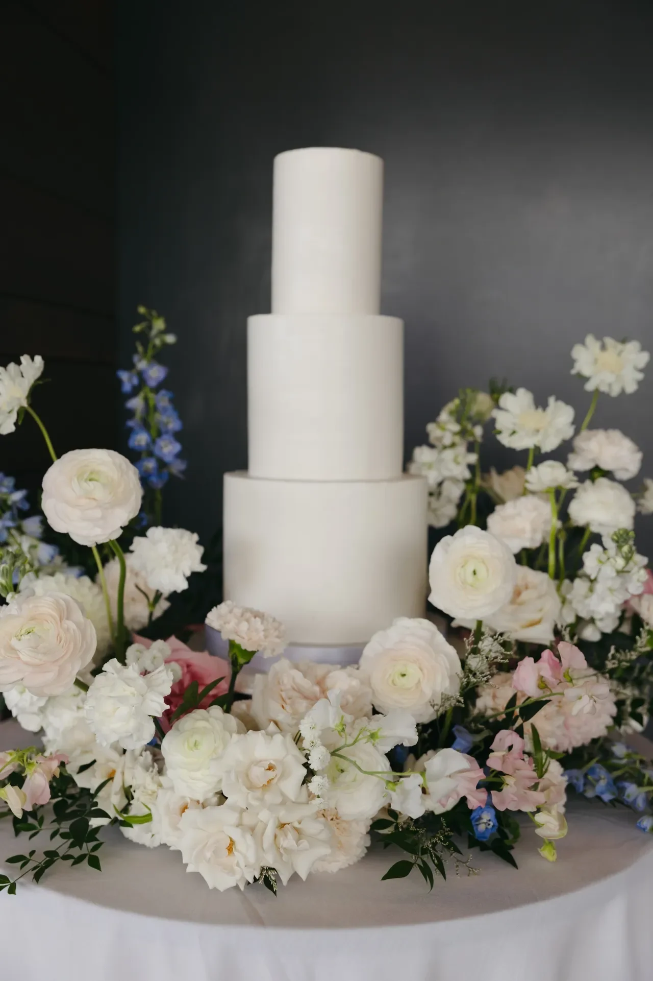 Wedding-Cake-With-Flower-Meadow.webp