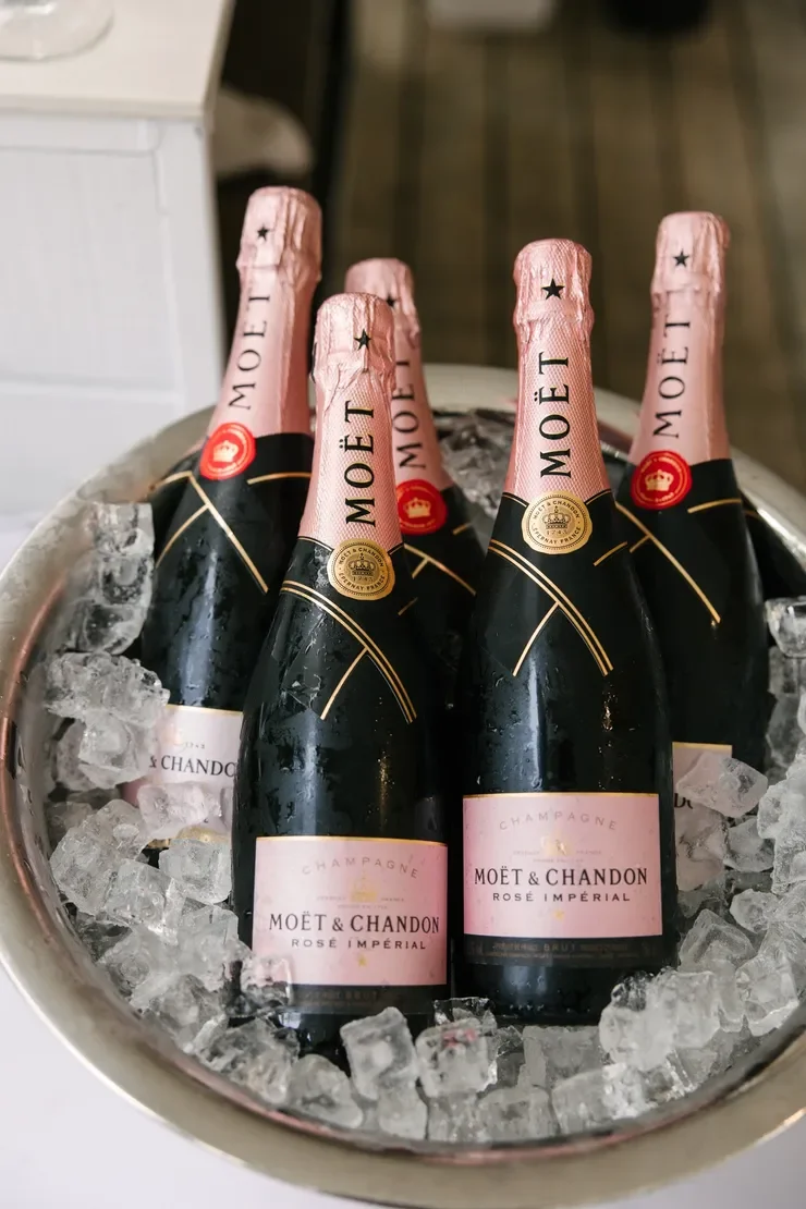 Moet-Chandon-On-Ice.webp
