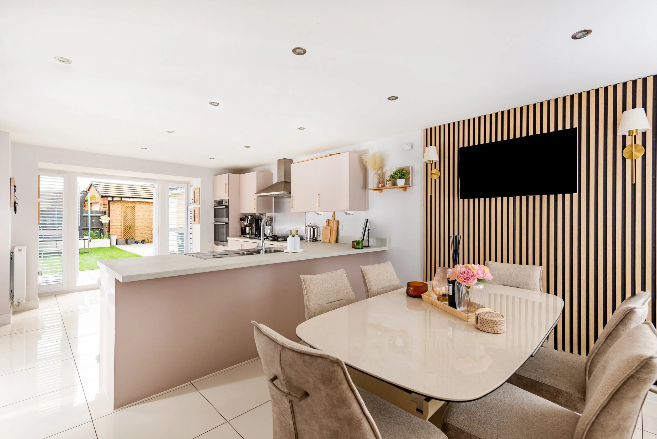 TW 7 Westergate Ave, Apr 26, Olly 5.jpg