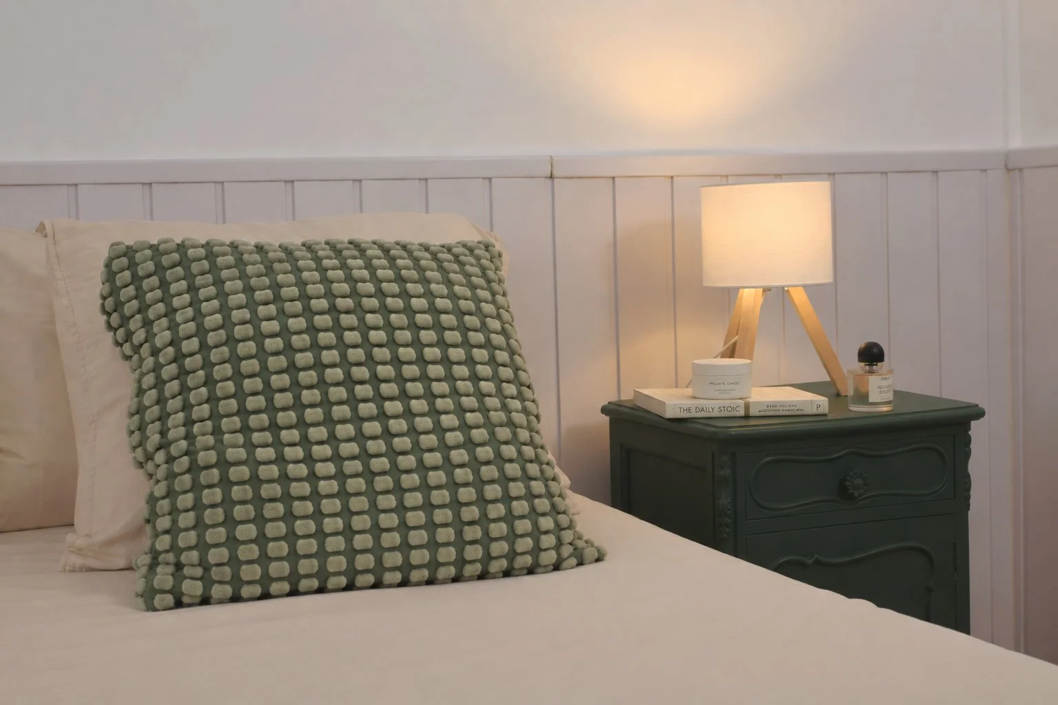 room 6 detail 2.jpg