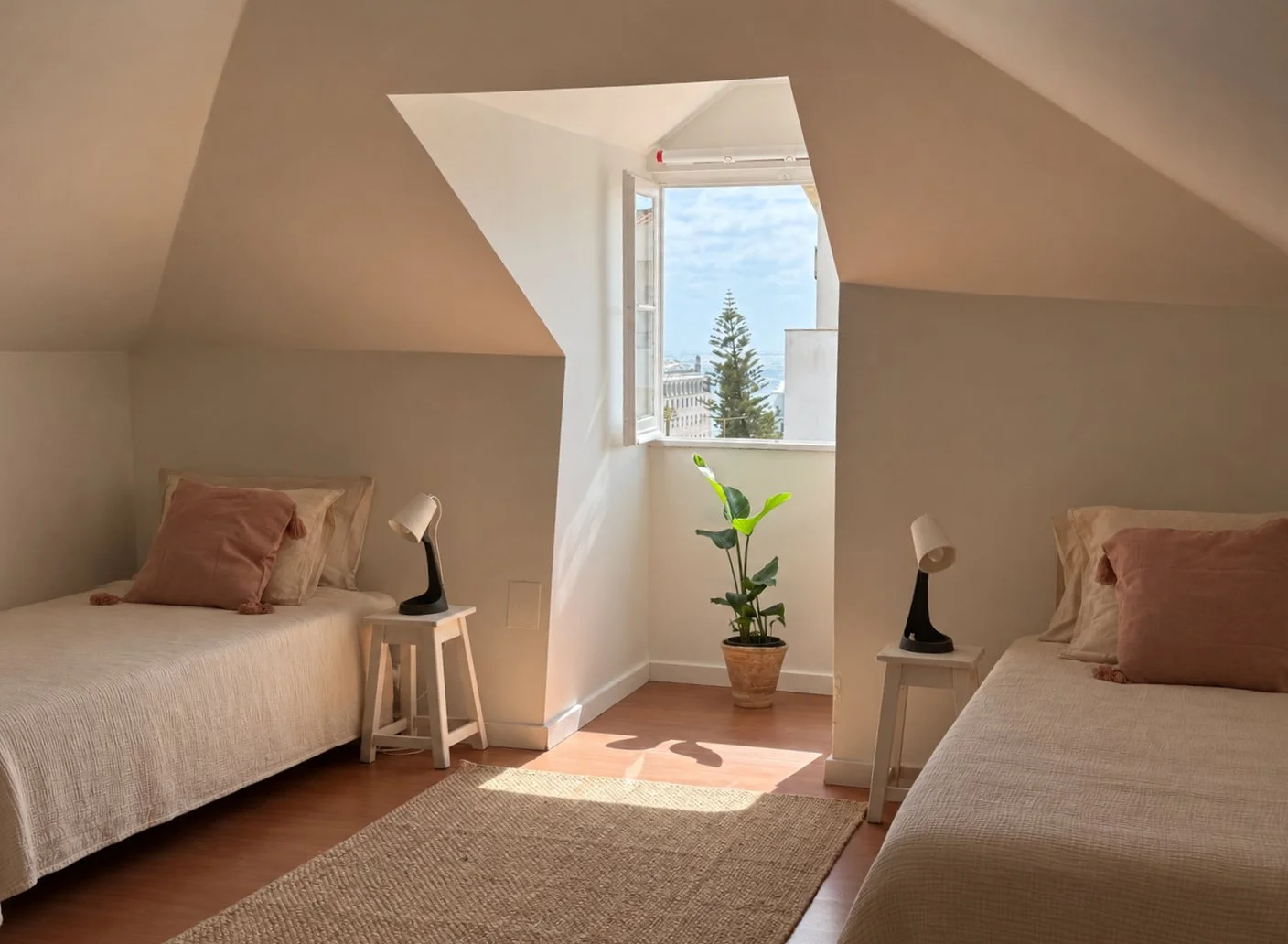 family room - twin beds.jpg