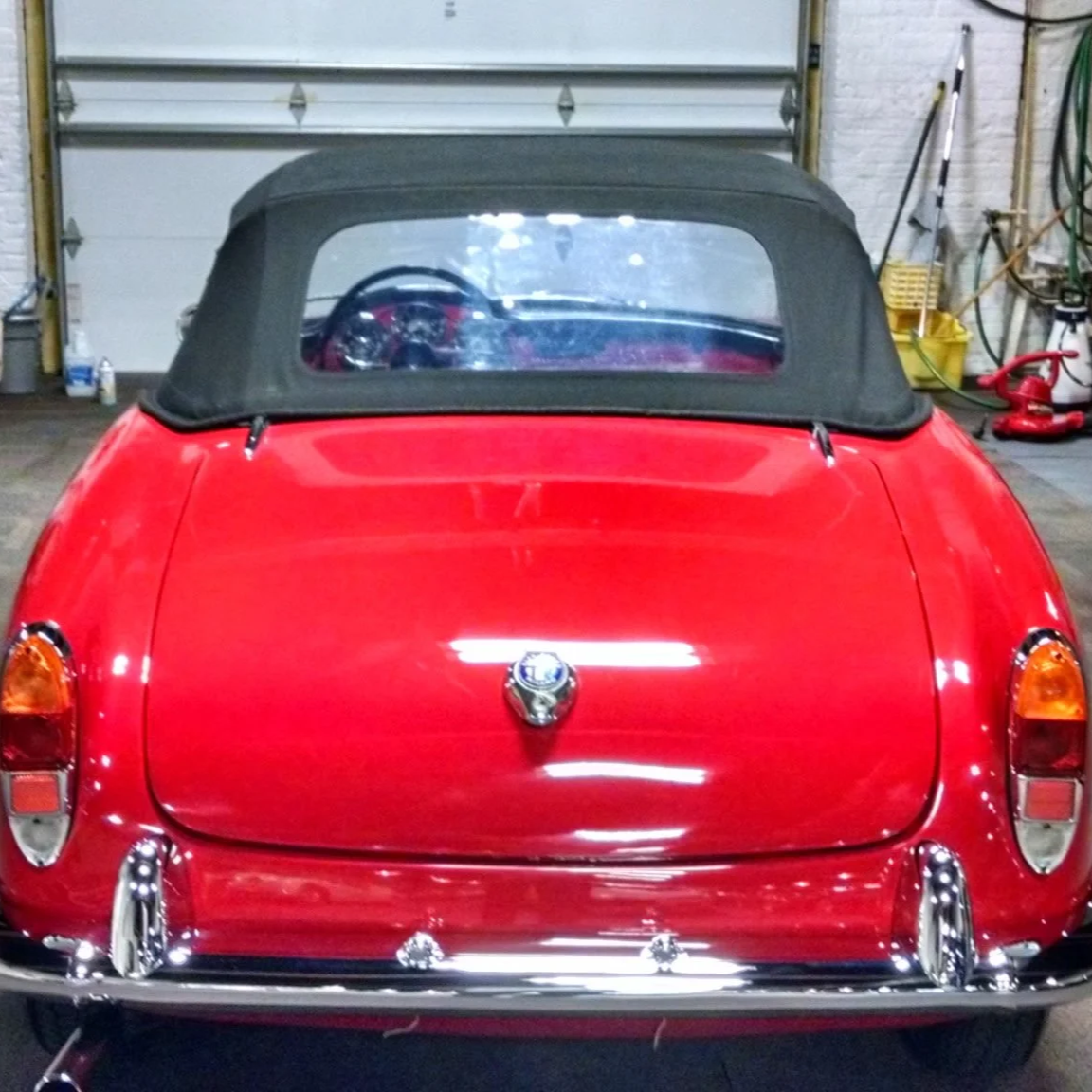 Alfa Romeo Spider Trunk After